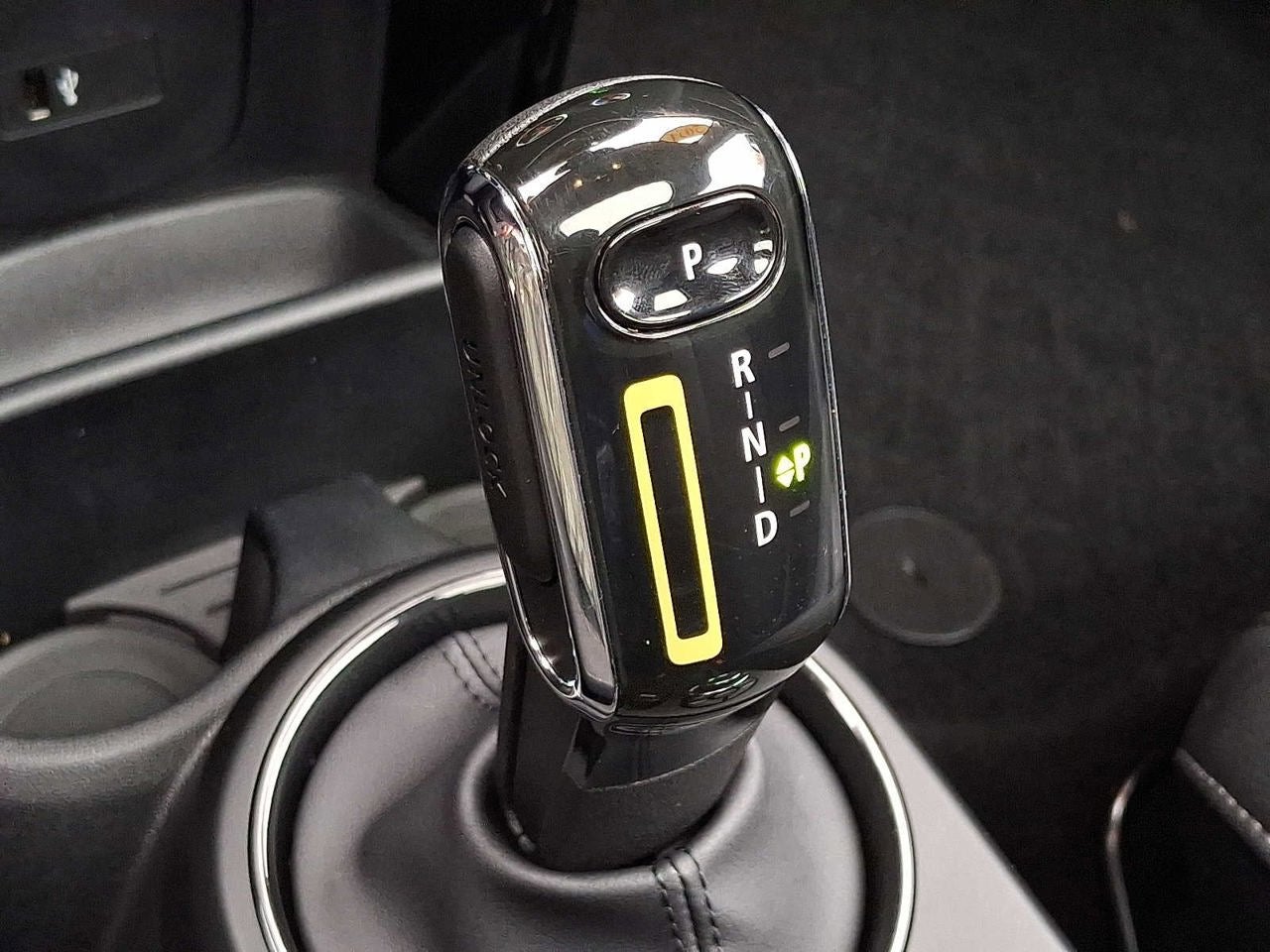 2024 MINI HARDTOP 2 DOOR Cooper SE FWD