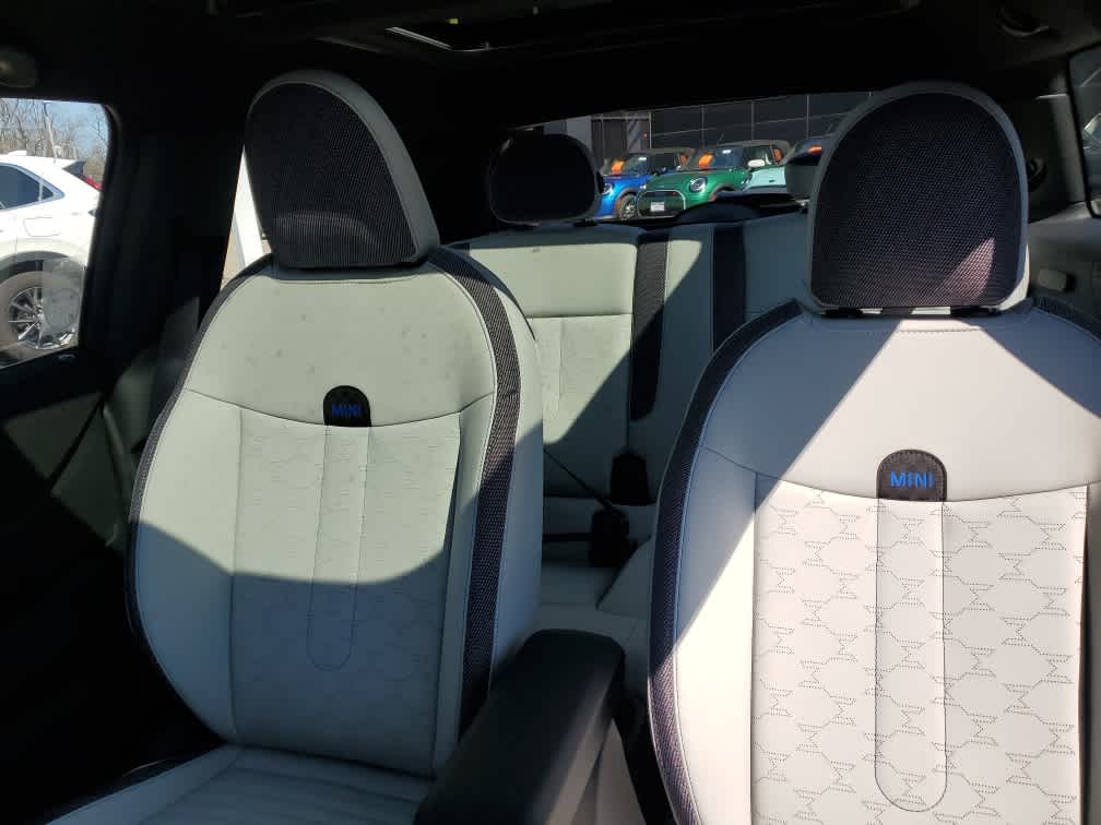 2026 MINI HARDTOP 2 DOOR OXFORD EDITION