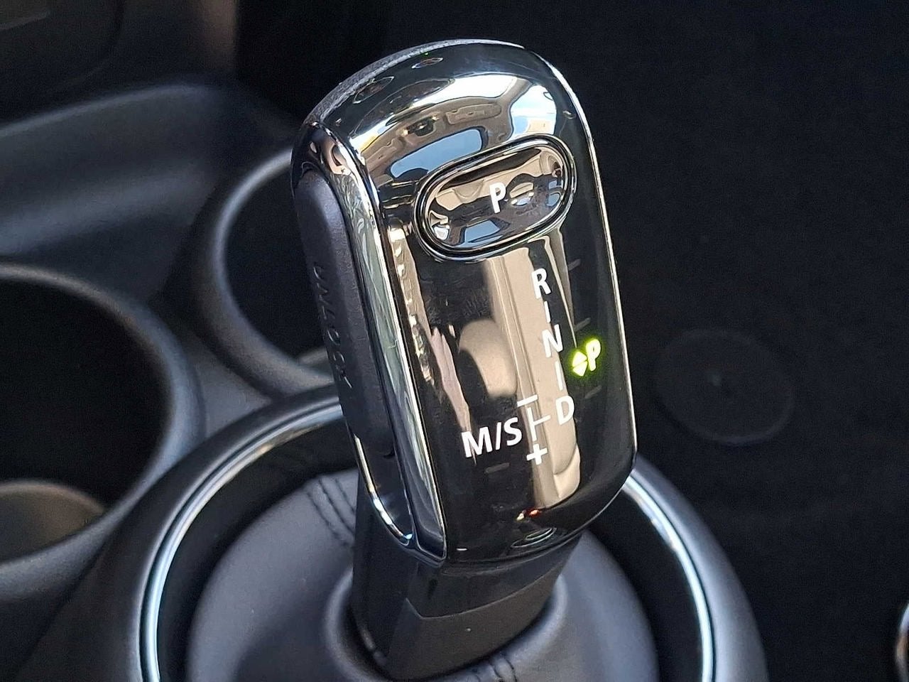 2024 MINI HARDTOP 2 DOOR Cooper FWD