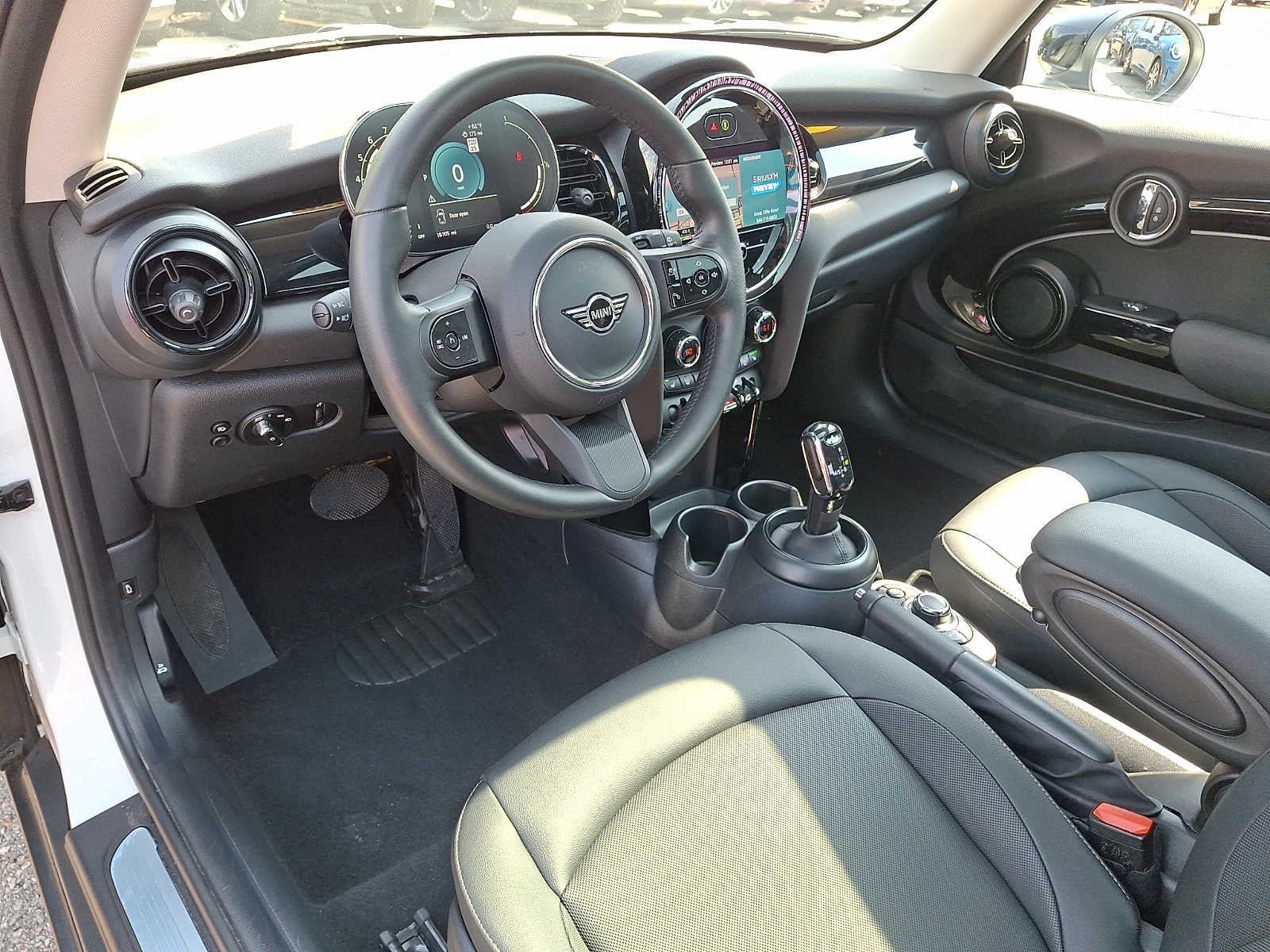 2024 MINI HARDTOP 2 DOOR Cooper FWD