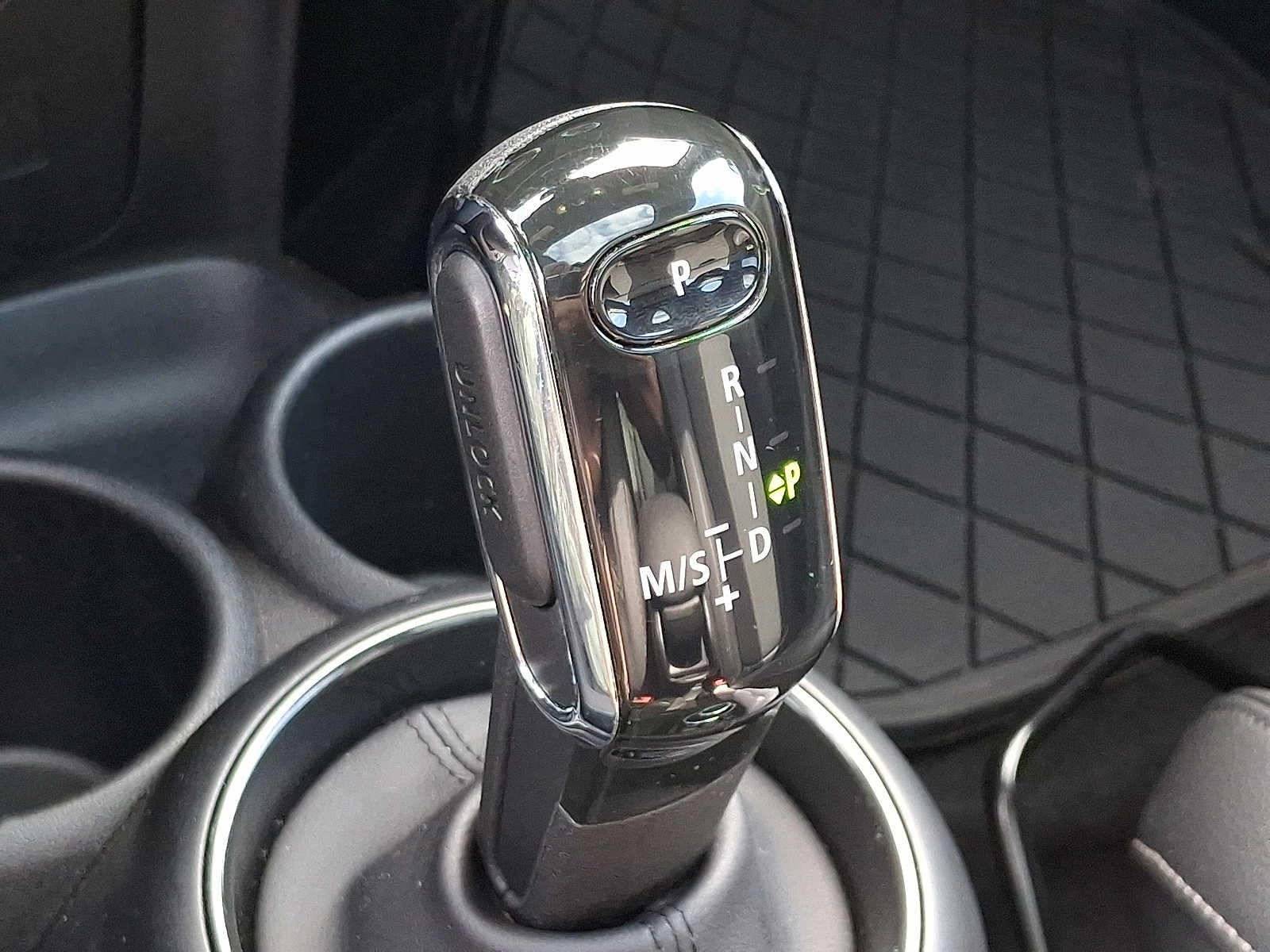 2023 MINI HARDTOP 4 DOOR SIGNATURE