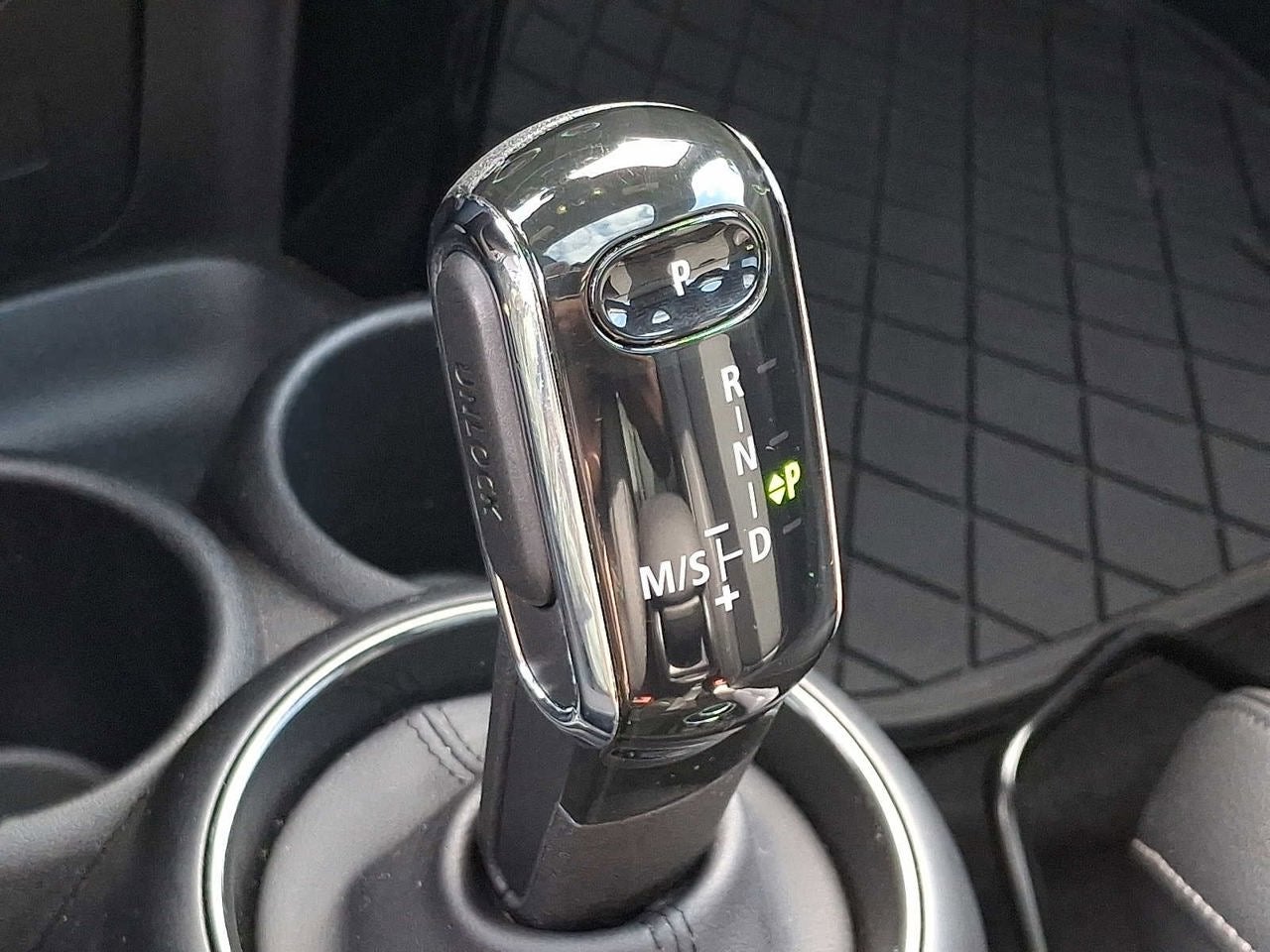 2023 MINI HARDTOP 4 DOOR SIGNATURE