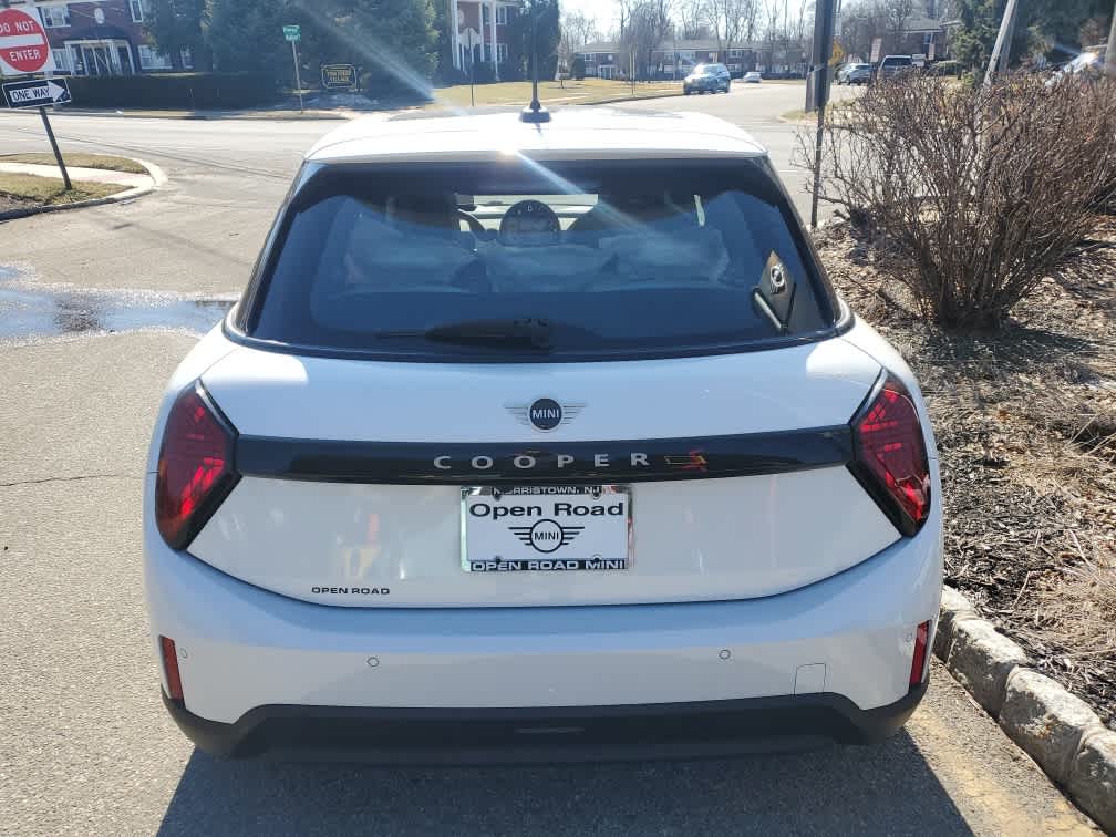 2026 MINI 4 DOOR ICONIC