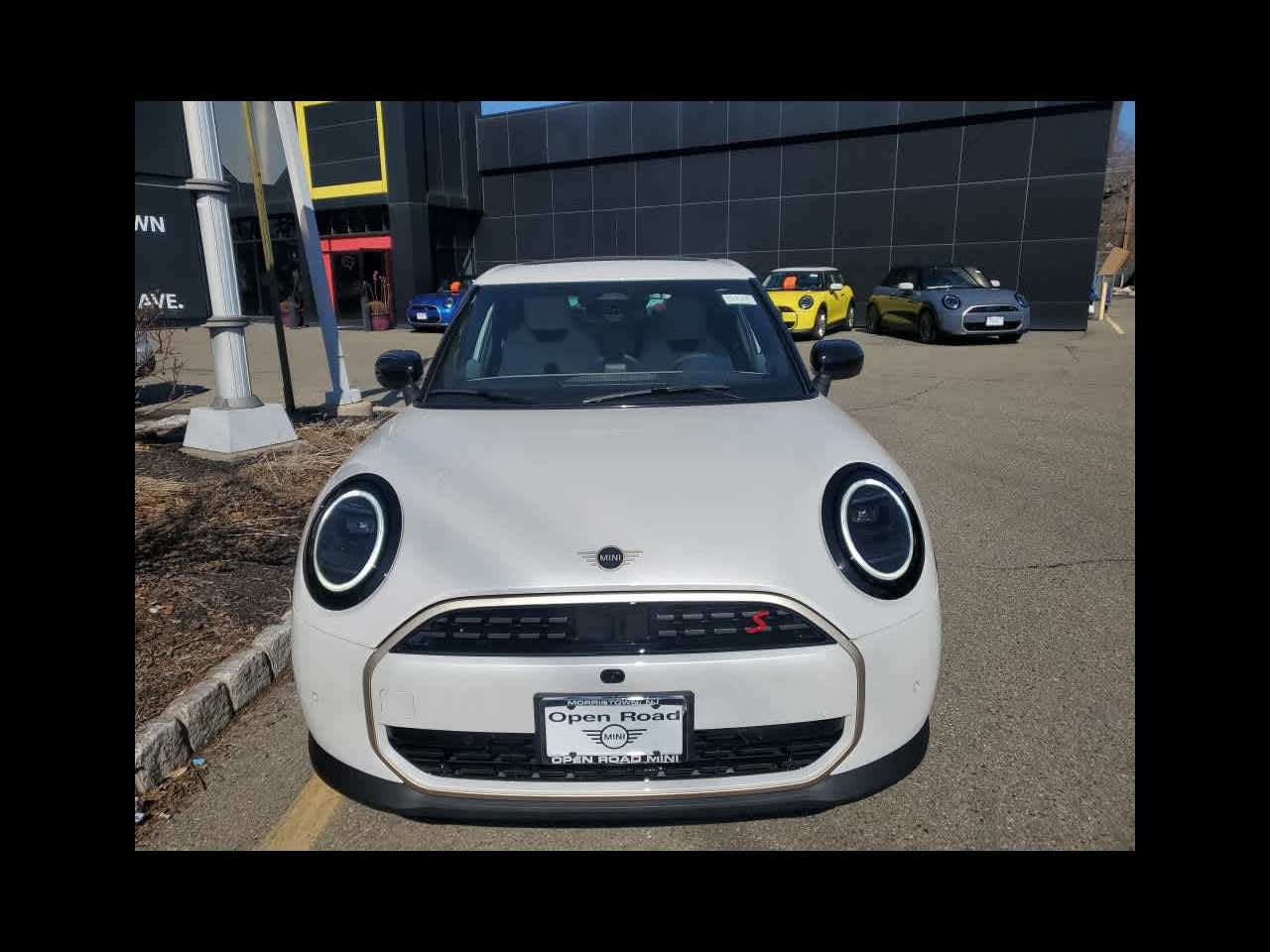 2026 MINI HARDTOP 4 DOOR ICONIC