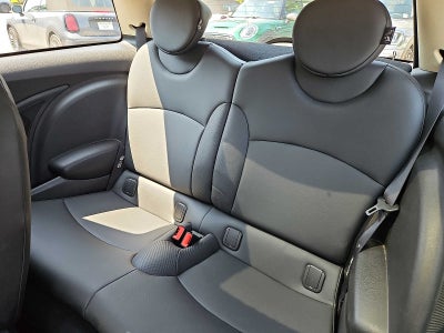 2011 MINI HARDTOP 2 DOOR 2dr Cpe