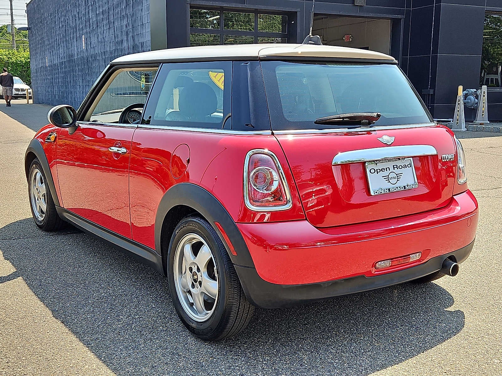 2011 MINI HARDTOP 2 DOOR 2dr Cpe