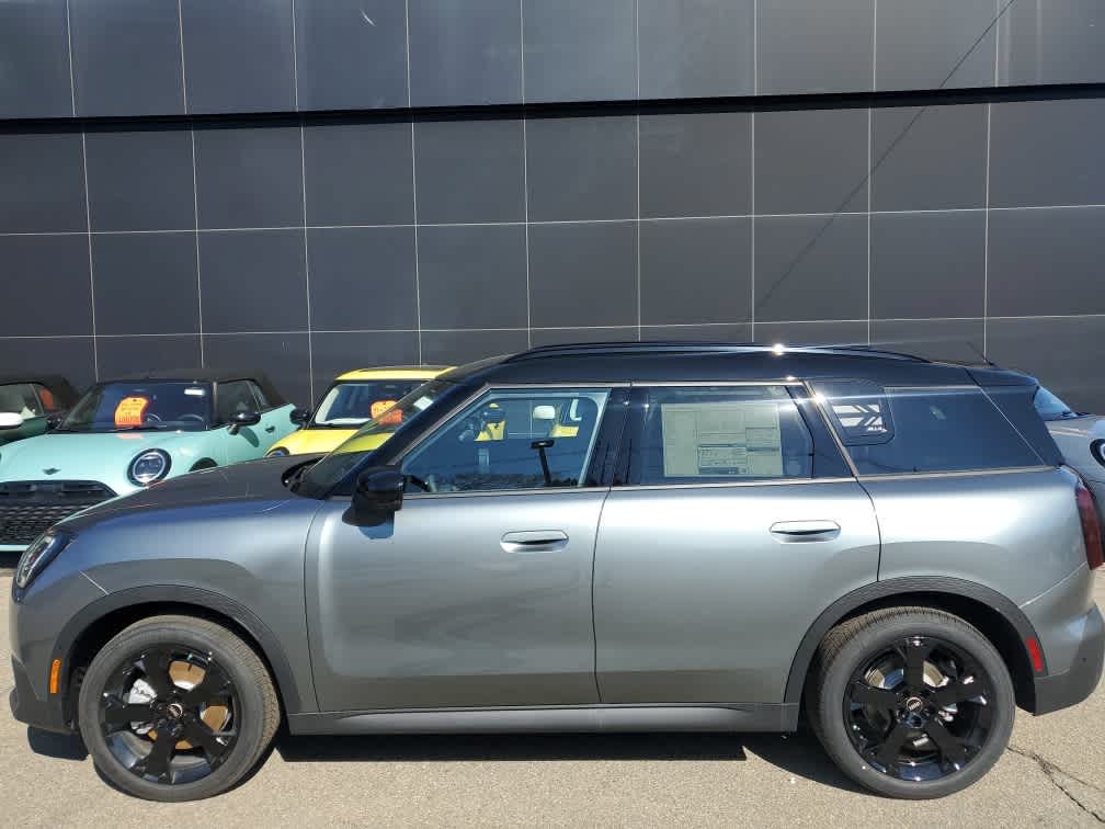 2026 MINI COUNTRYMAN ICONIC