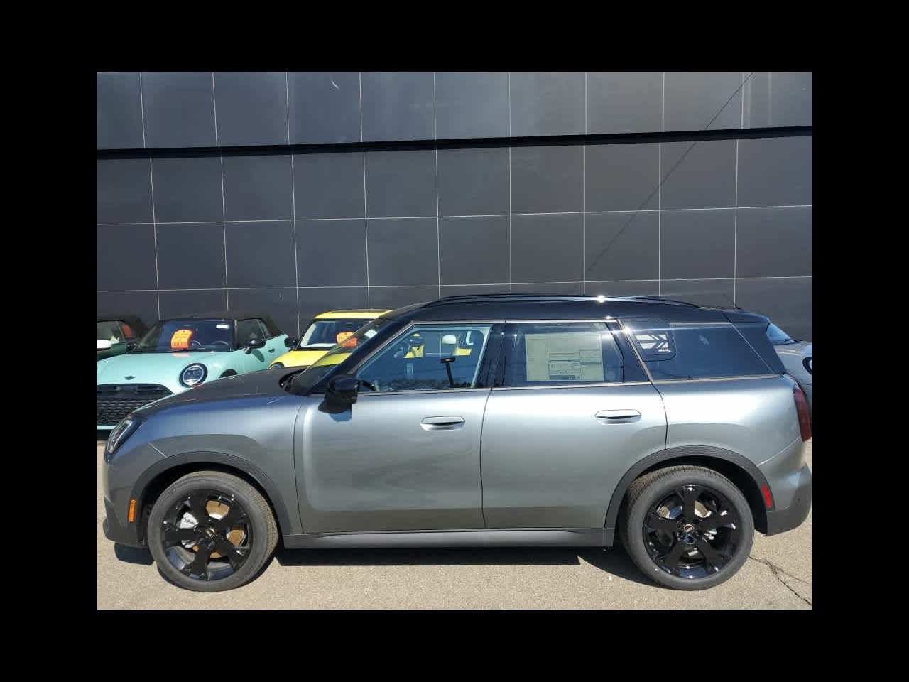 2026 MINI COUNTRYMAN ICONIC