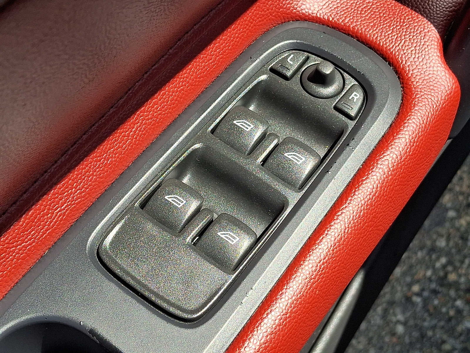 2013 Volvo C70 2dr Conv T5