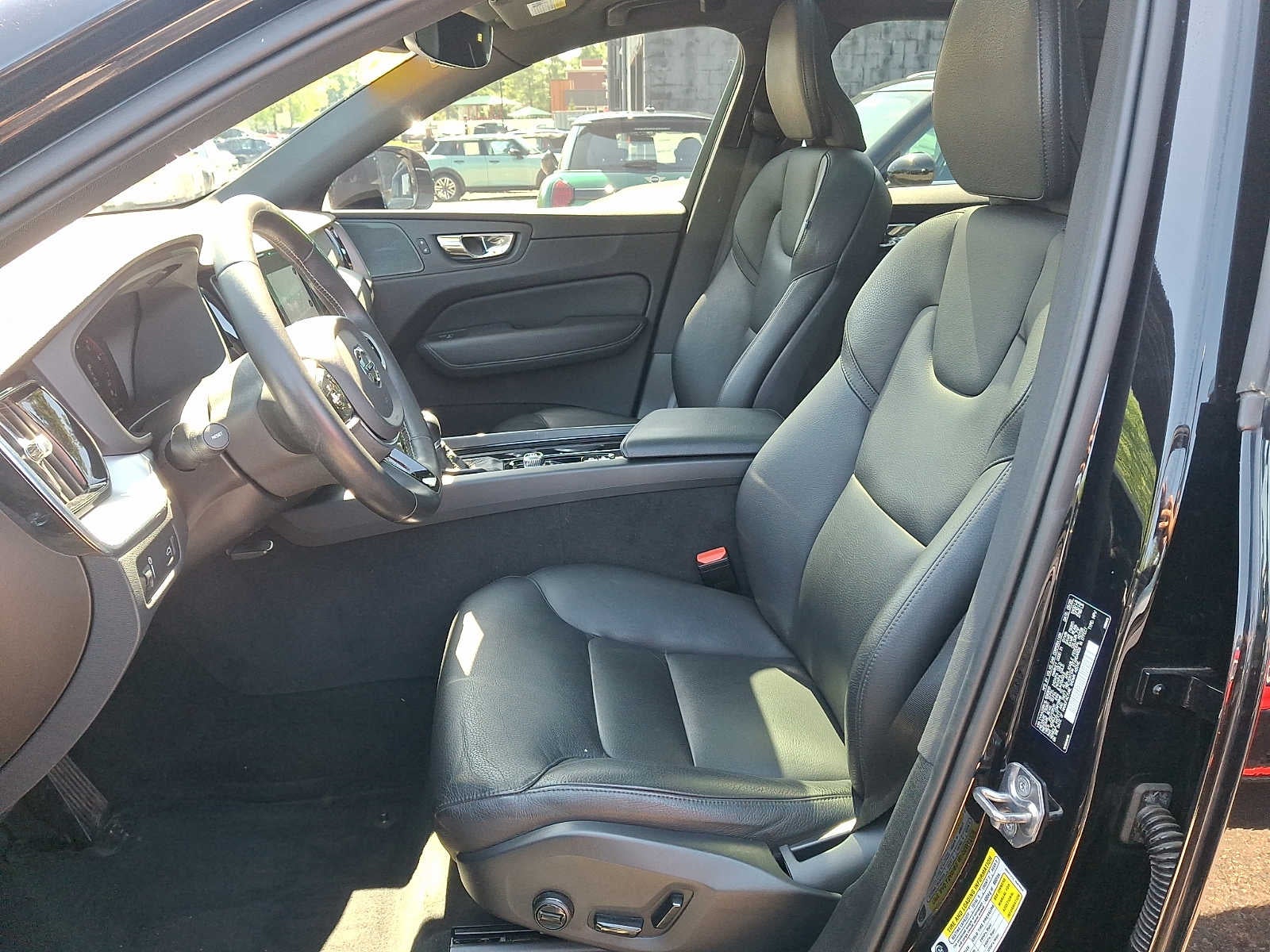 2020 Volvo XC60 T6 AWD Momentum