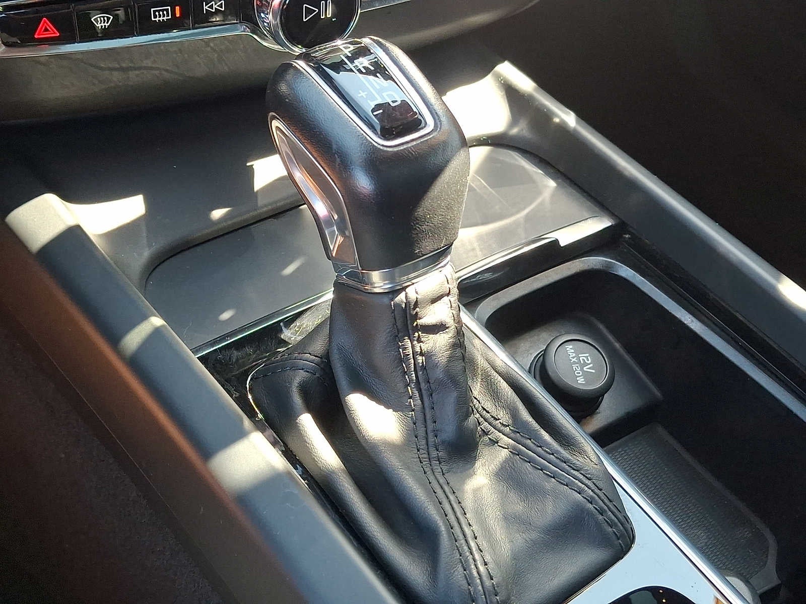 2020 Volvo XC60 T6 AWD Momentum