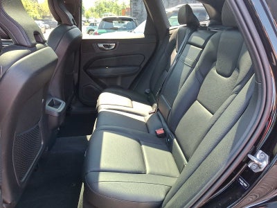 2020 Volvo XC60 T6 AWD Momentum