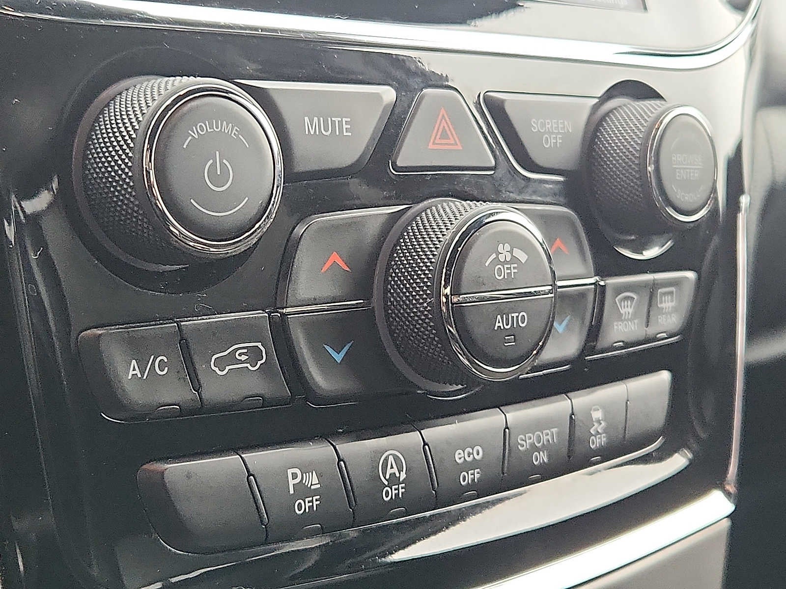 2021 Jeep Grand Cherokee Laredo X 4x4