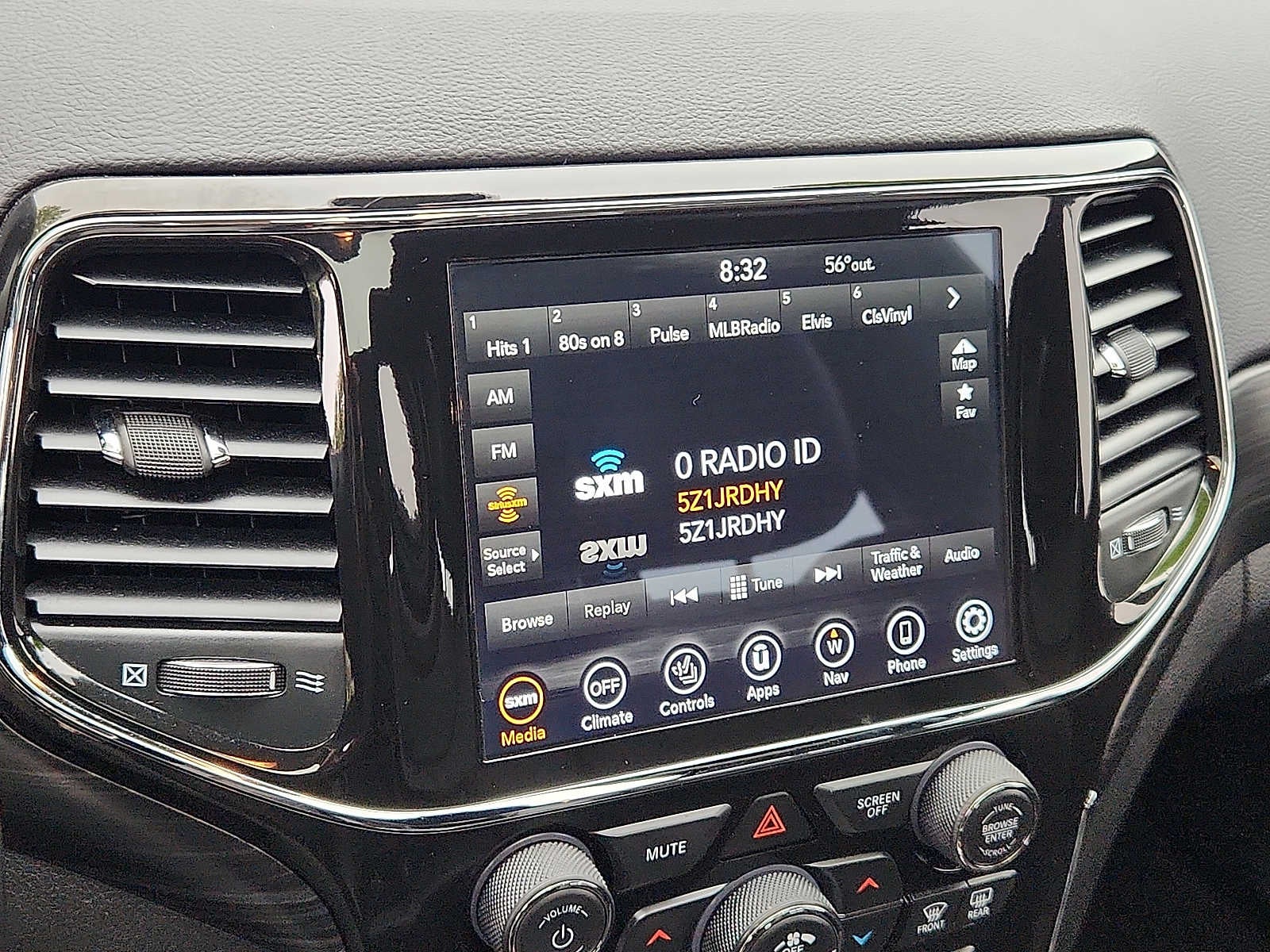 2021 Jeep Grand Cherokee Laredo X 4x4