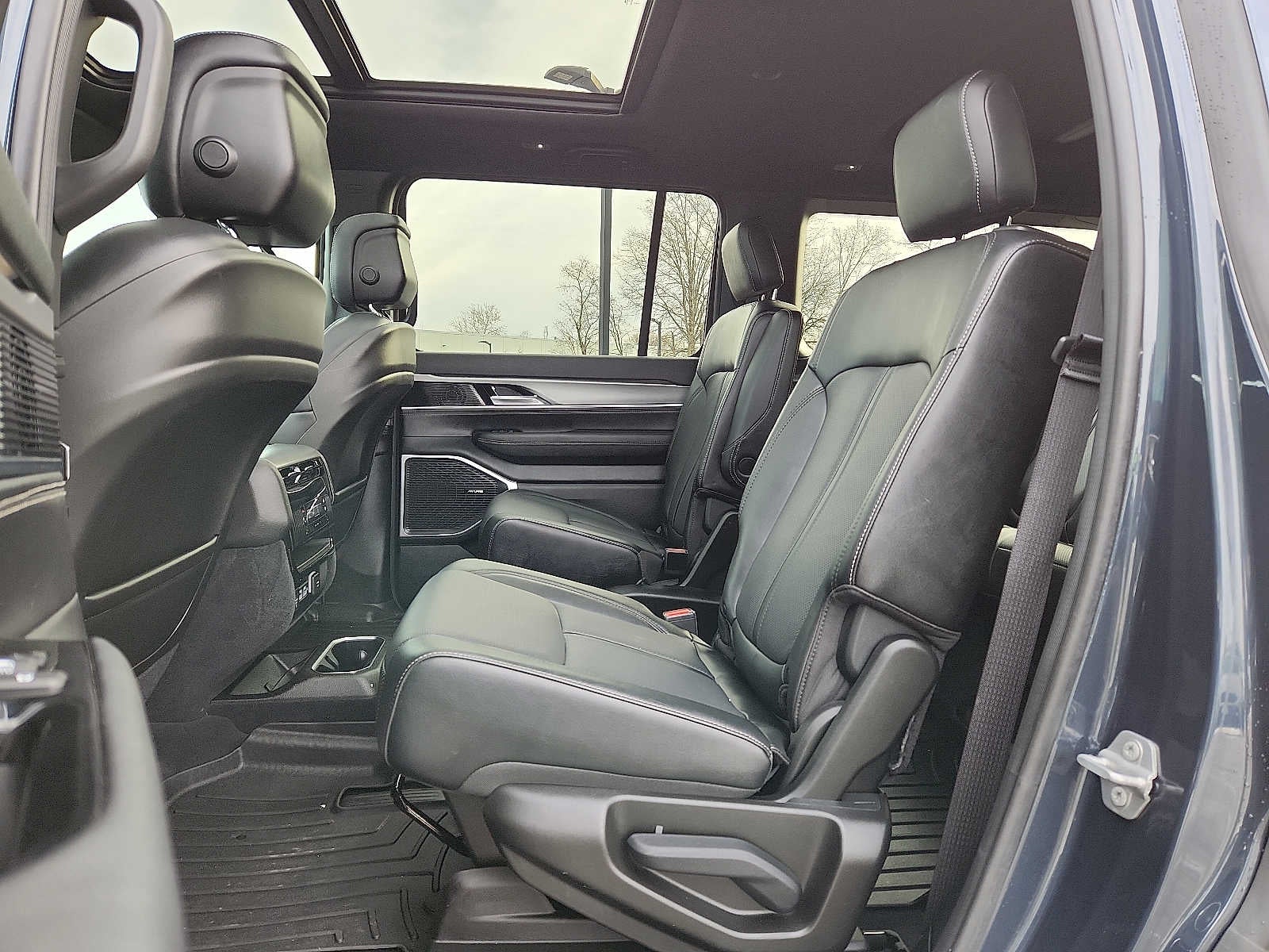 2023 Jeep Wagoneer Series II Carbide 4x4