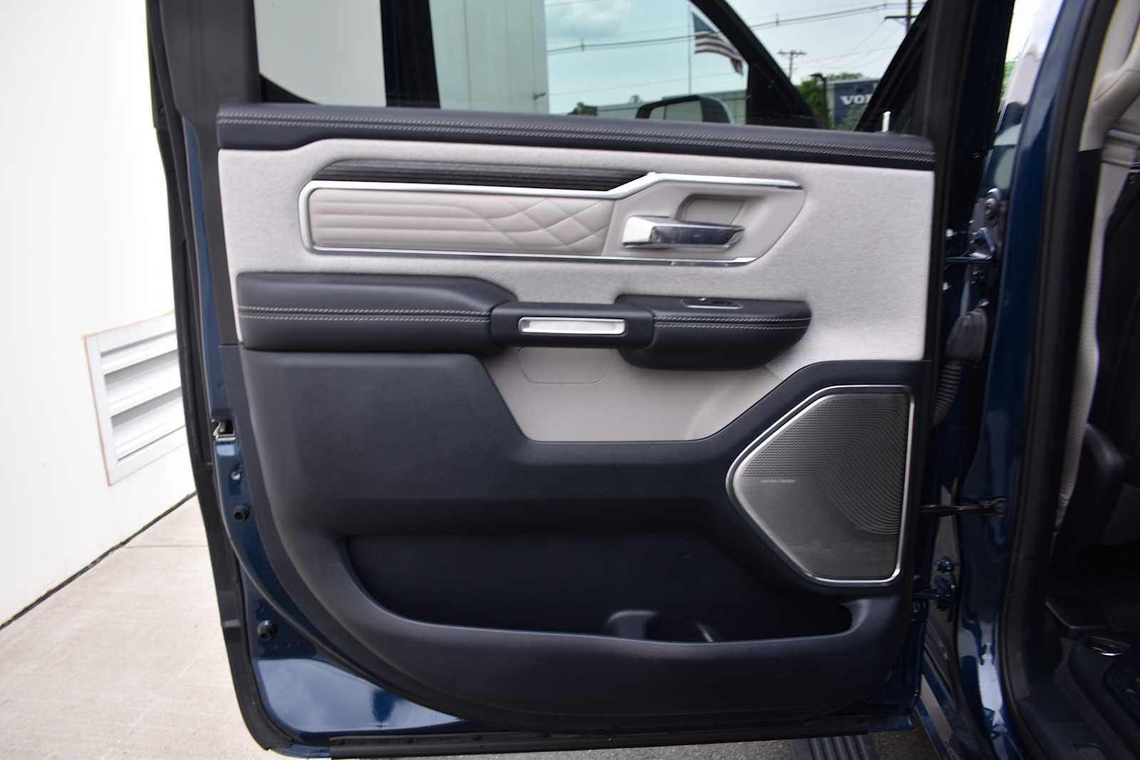 2023 RAM 1500 Limited 4x4 Crew Cab 57 Box