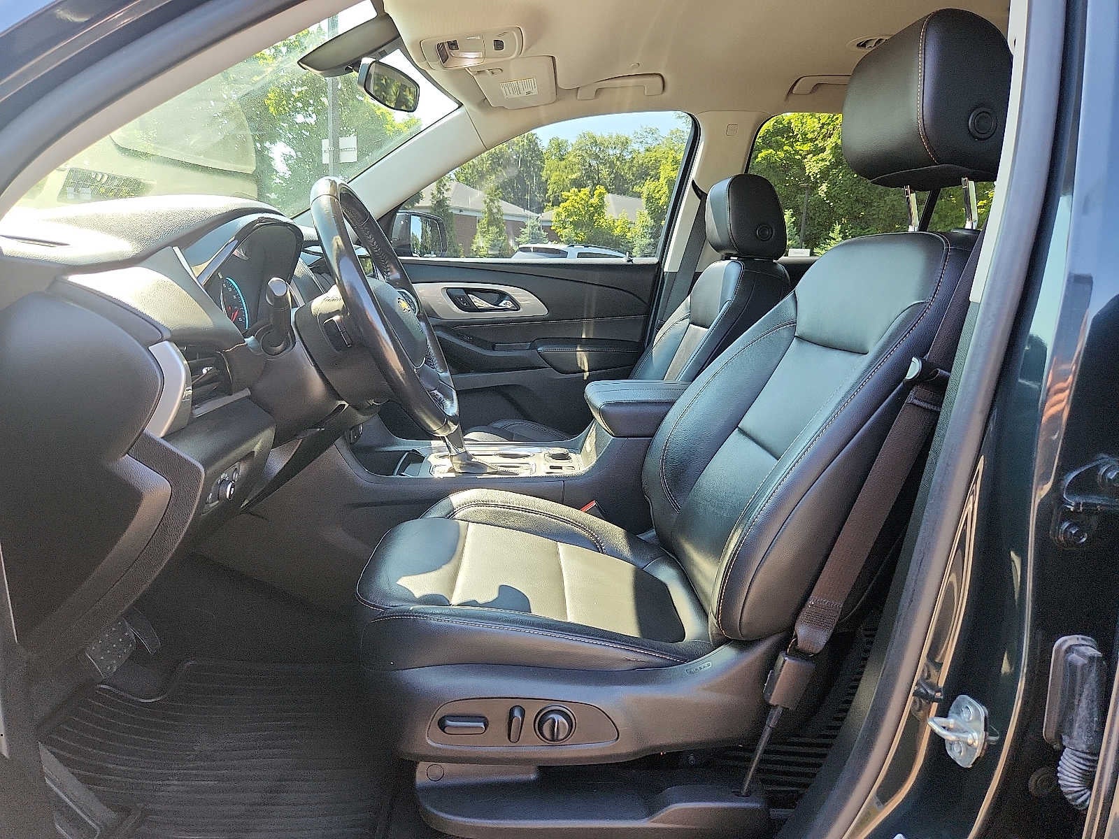2020 Chevrolet Traverse AWD 4dr LT Leather