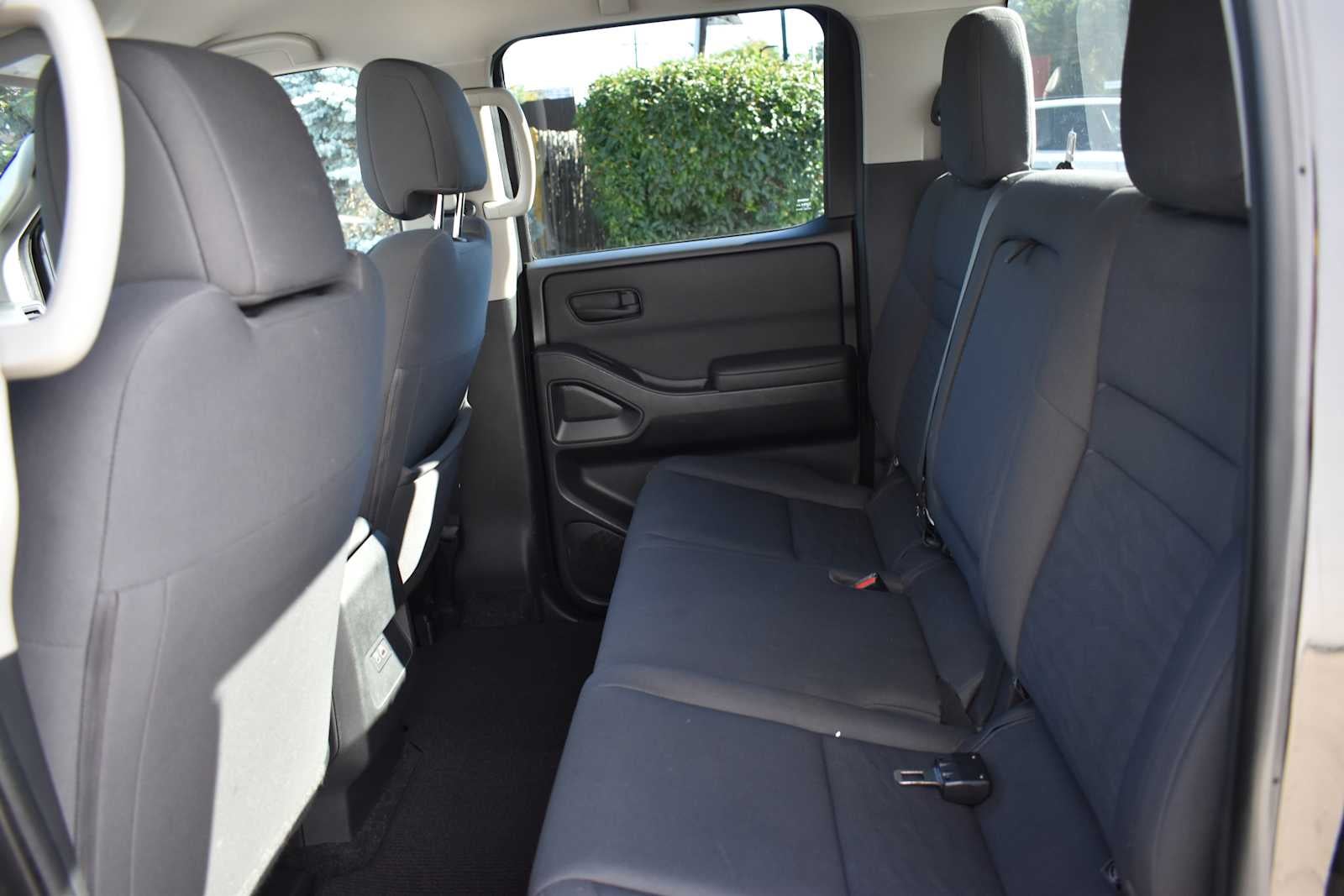 2022 Nissan Frontier Crew Cab 4x4 S Auto