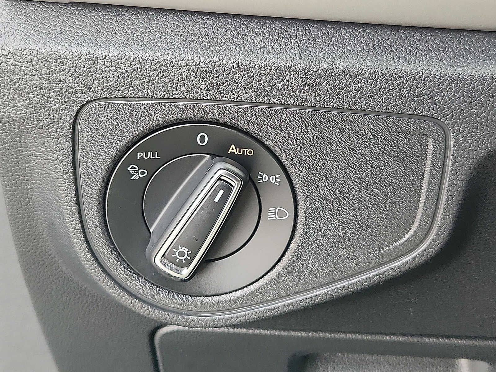 2021 Volkswagen Atlas Cross Sport 3.6L V6 SE w/Technology 4MOTION