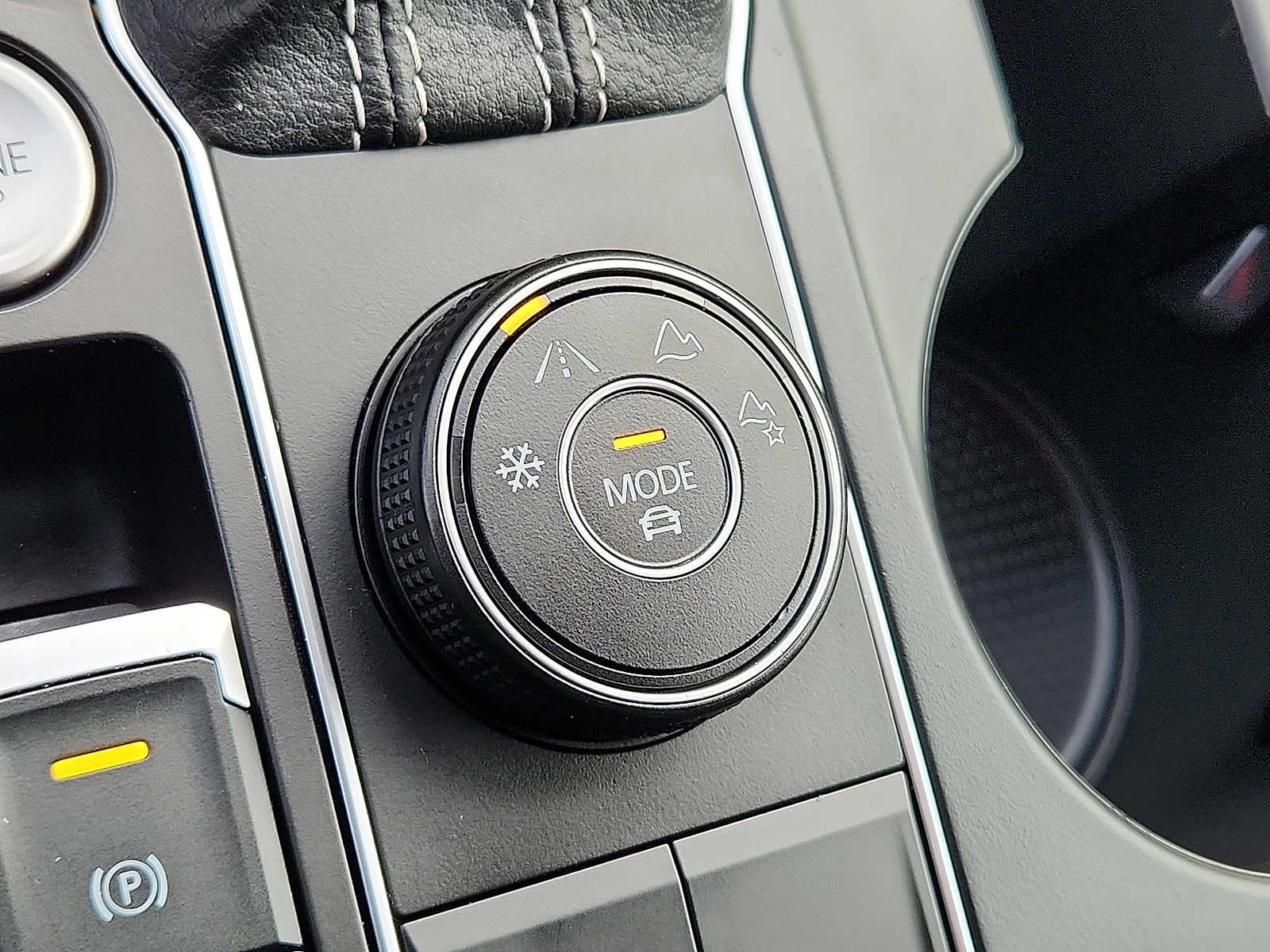 2021 Volkswagen Atlas Cross Sport 3.6L V6 SE w/Technology 4MOTION