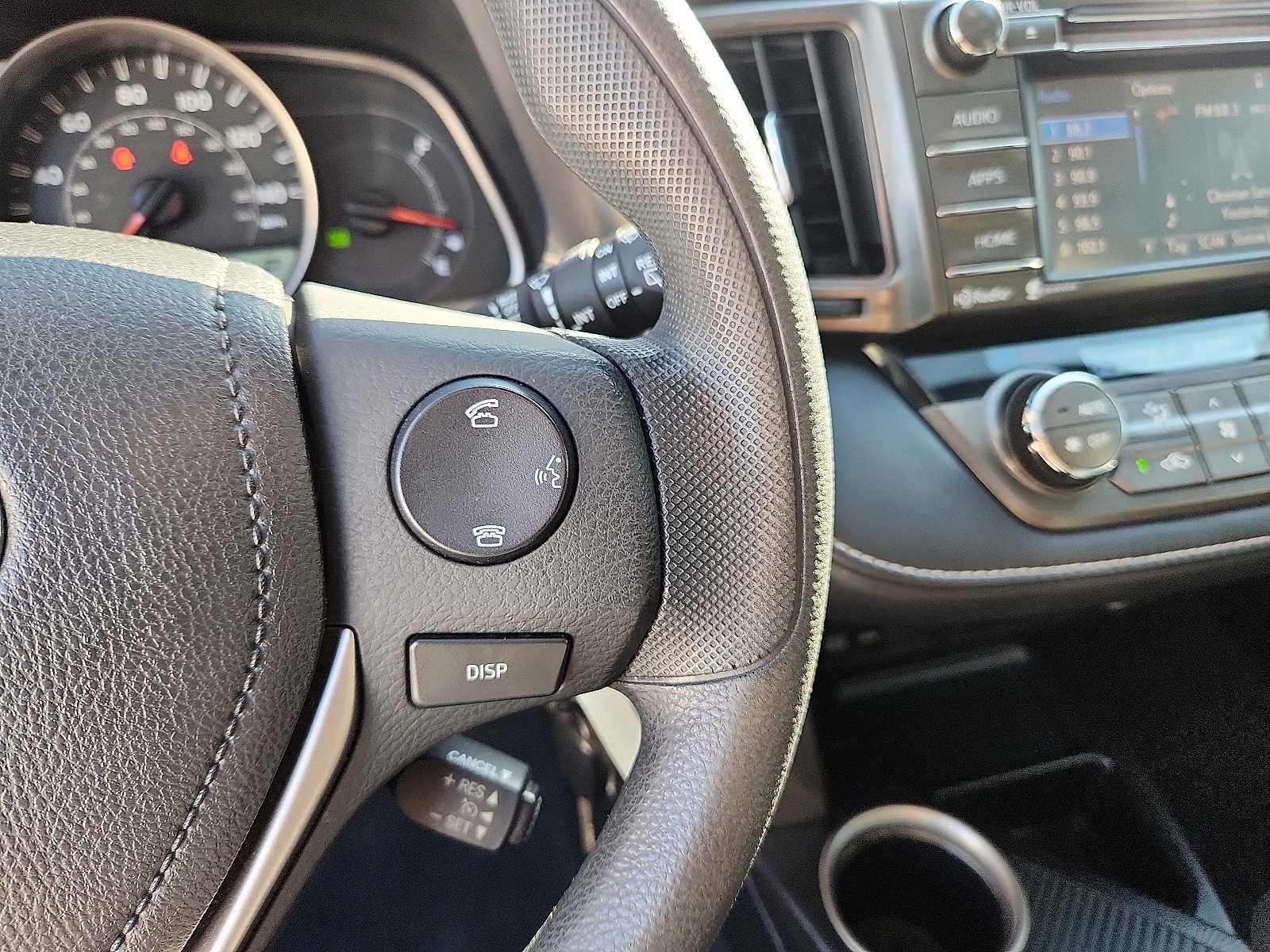 2015 Toyota RAV4 AWD 4dr XLE