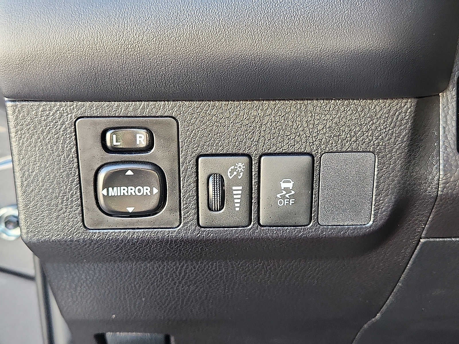 2015 Toyota RAV4 AWD 4dr XLE