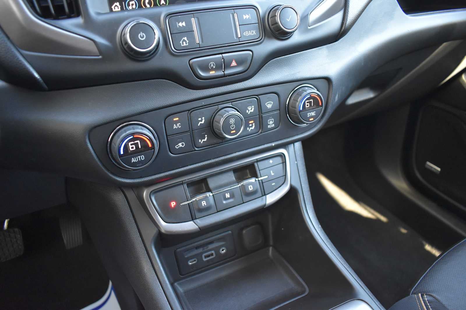 2022 GMC Terrain AWD 4dr AT4