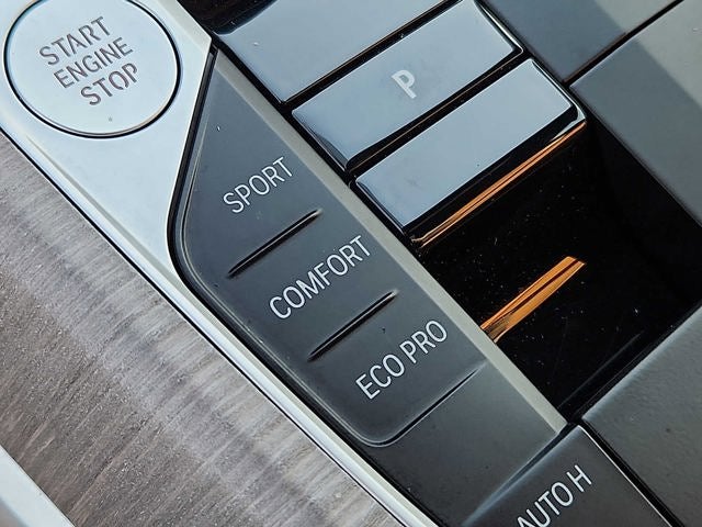 2025 BMW 3 Series 330i xDrive Sedan