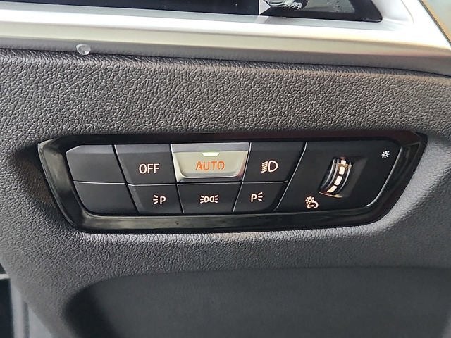 2025 BMW 3 Series 330i xDrive Sedan