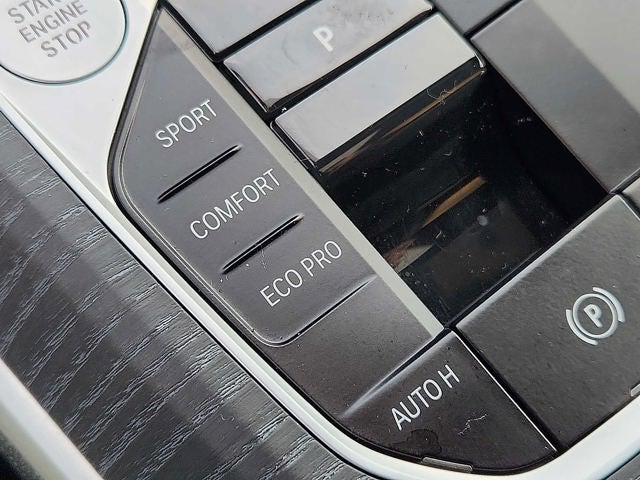 2025 BMW 3 Series 330i xDrive Sedan