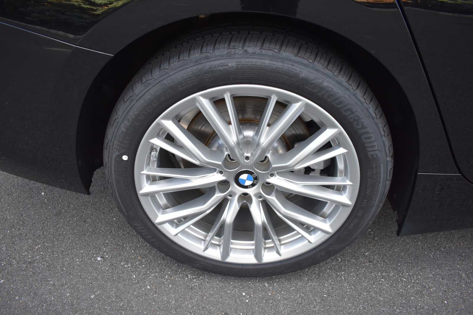 2023 BMW 3 Series 330i xDrive Sedan