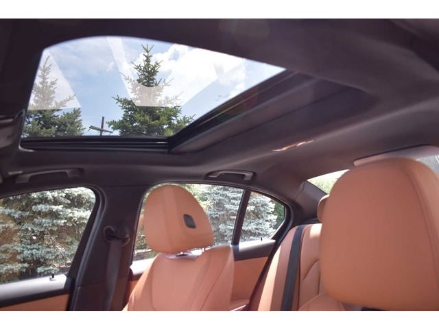 2023 BMW 3 Series 330i xDrive Sedan