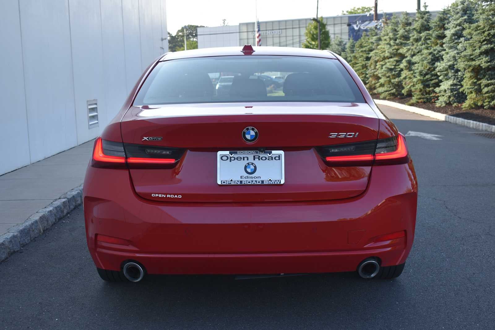 2023 BMW 3 Series 330i xDrive Sedan