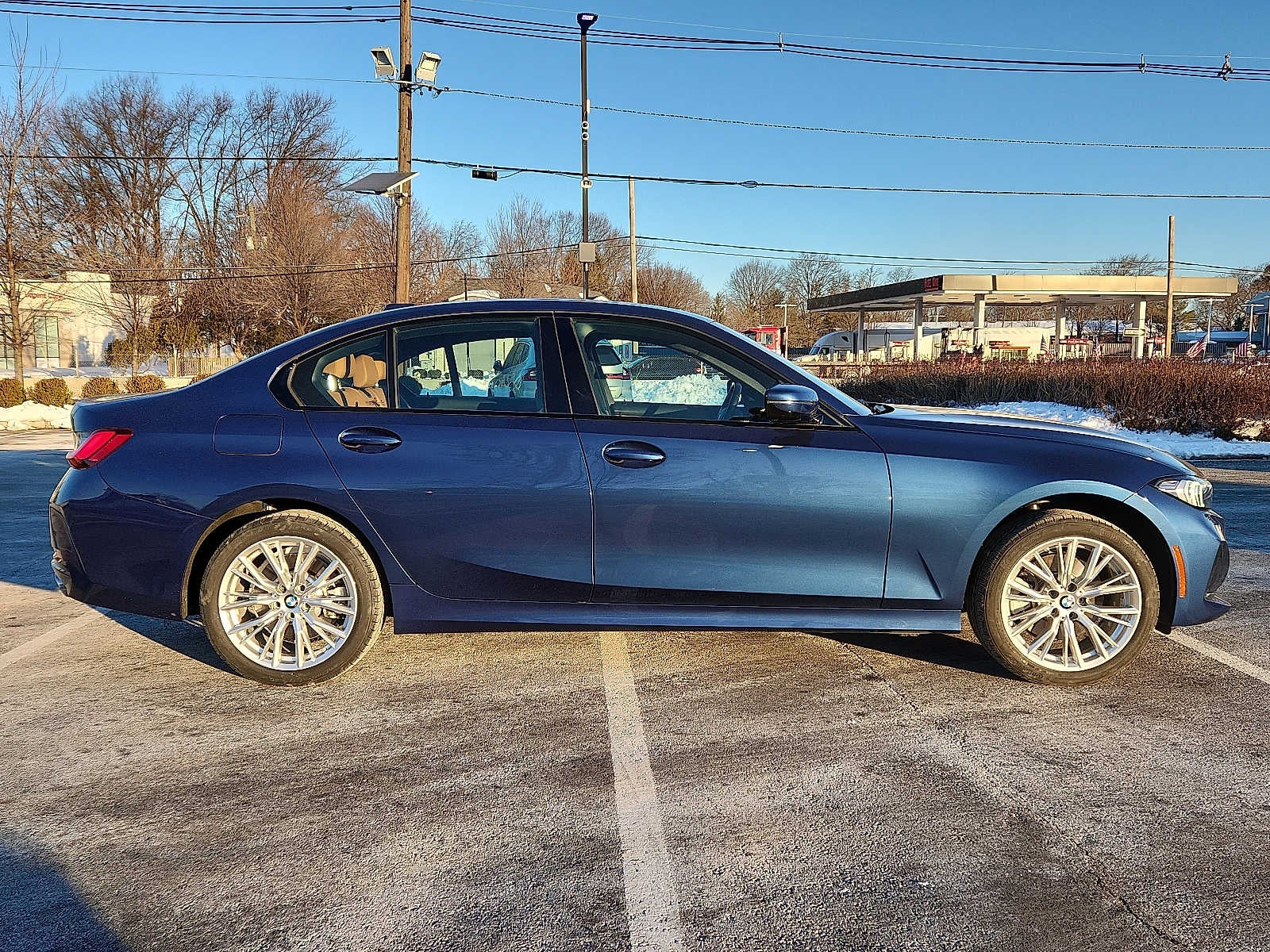 2023 BMW 3 Series 330i xDrive Sedan