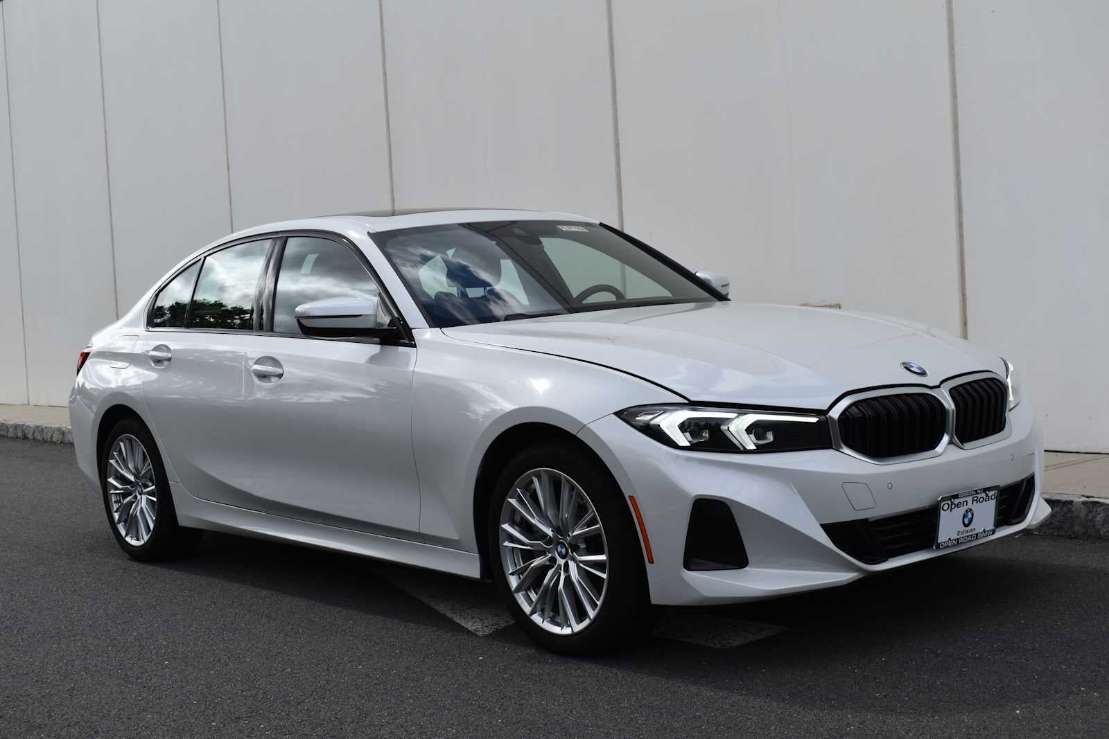 2023 BMW 3 Series 330i xDrive Sedan