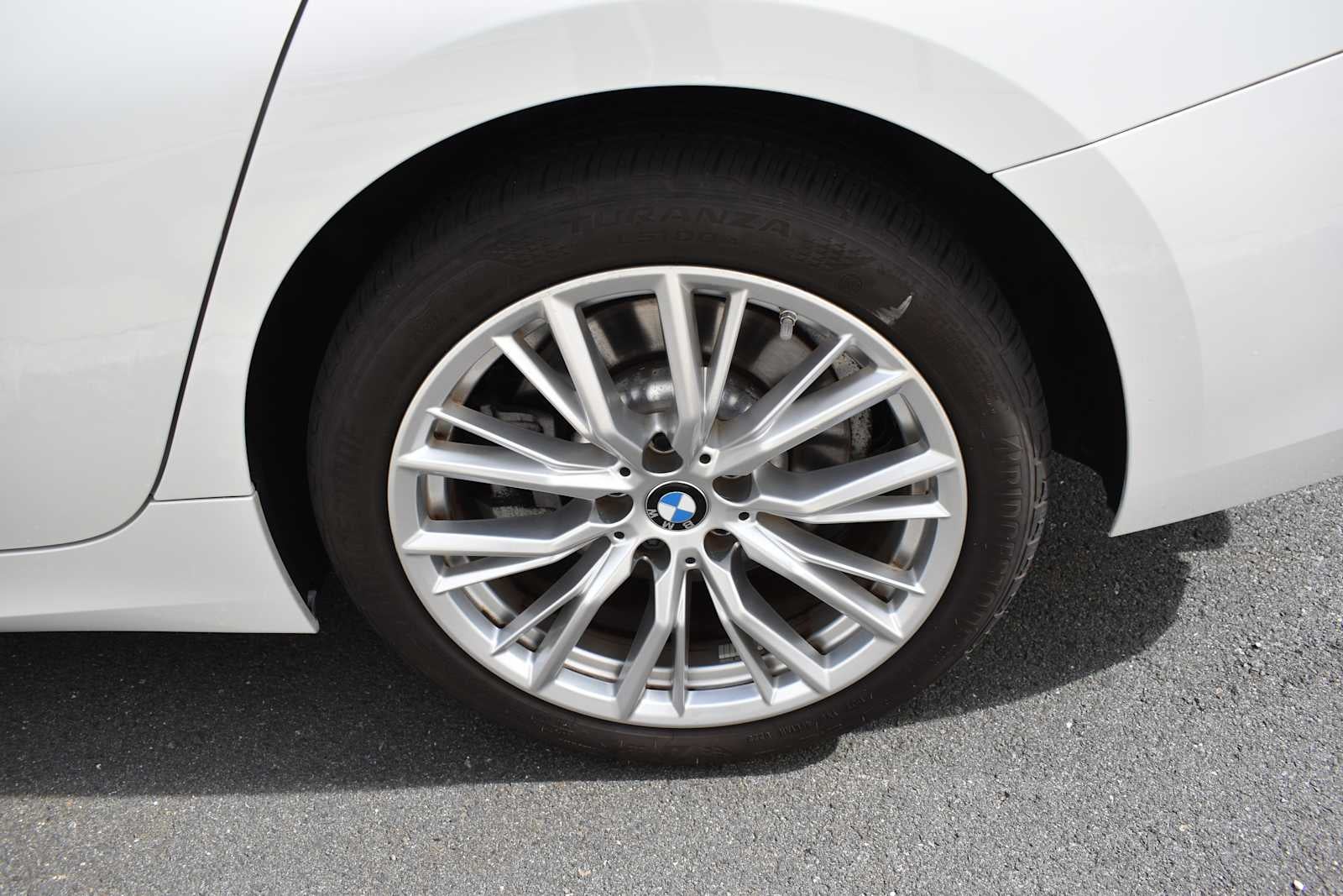 2023 BMW 3 Series 330i xDrive Sedan