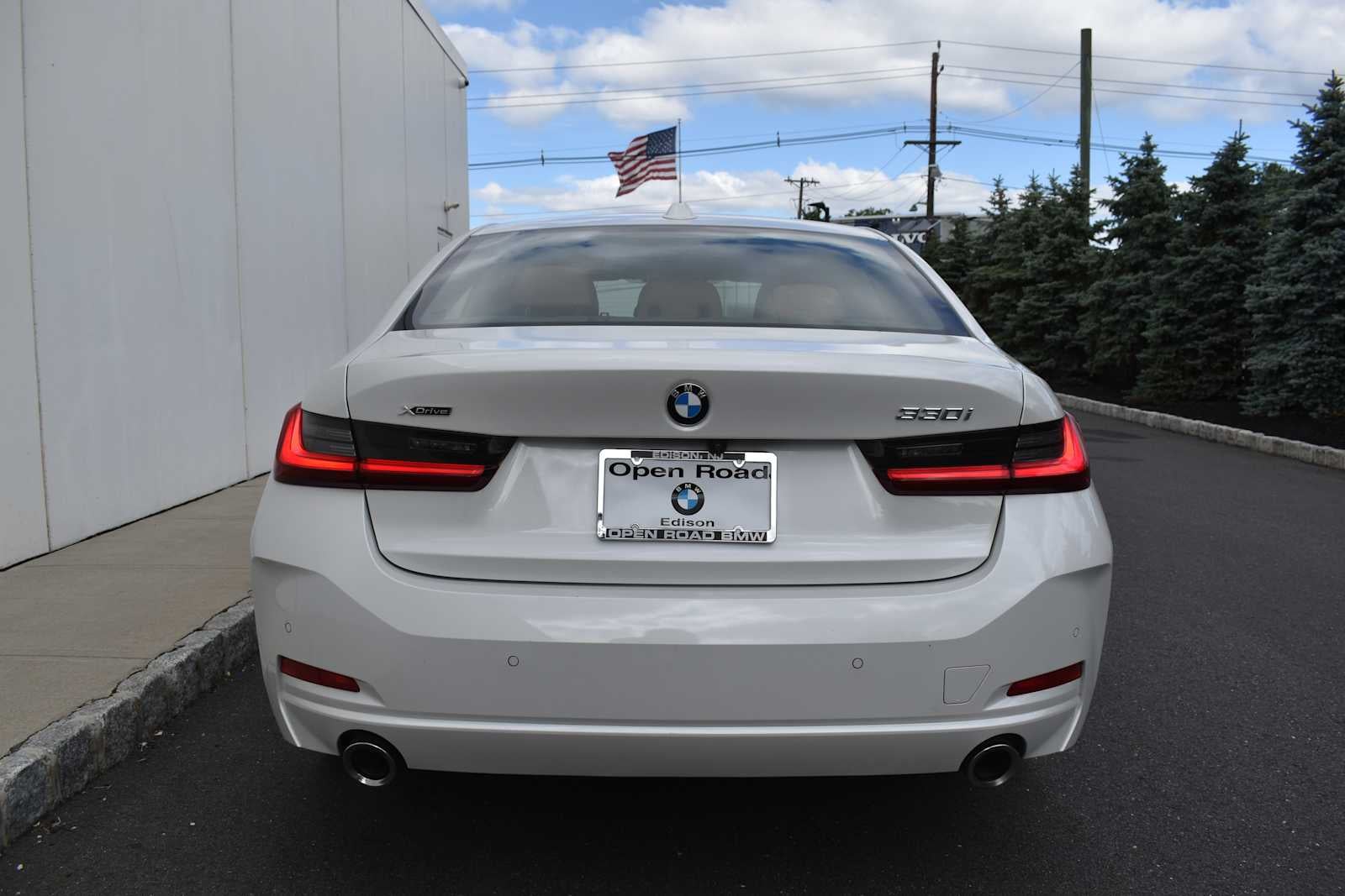 2023 BMW 3 Series 330i xDrive Sedan