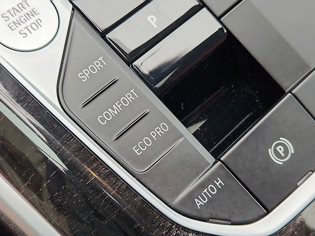 2023 BMW 3 Series 330i xDrive Sedan