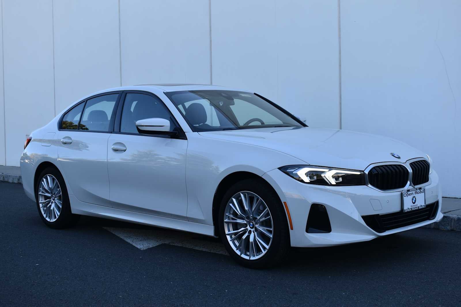 2023 BMW 3 Series 330i xDrive Sedan