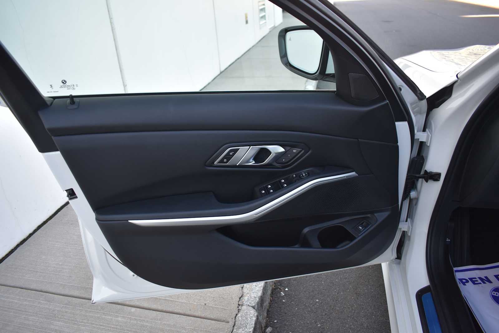 2023 BMW 3 Series 330i xDrive Sedan