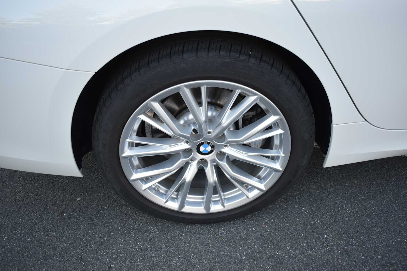 2023 BMW 3 Series 330i xDrive Sedan