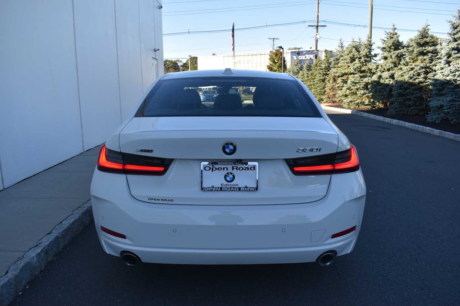 2023 BMW 3 Series 330i xDrive Sedan