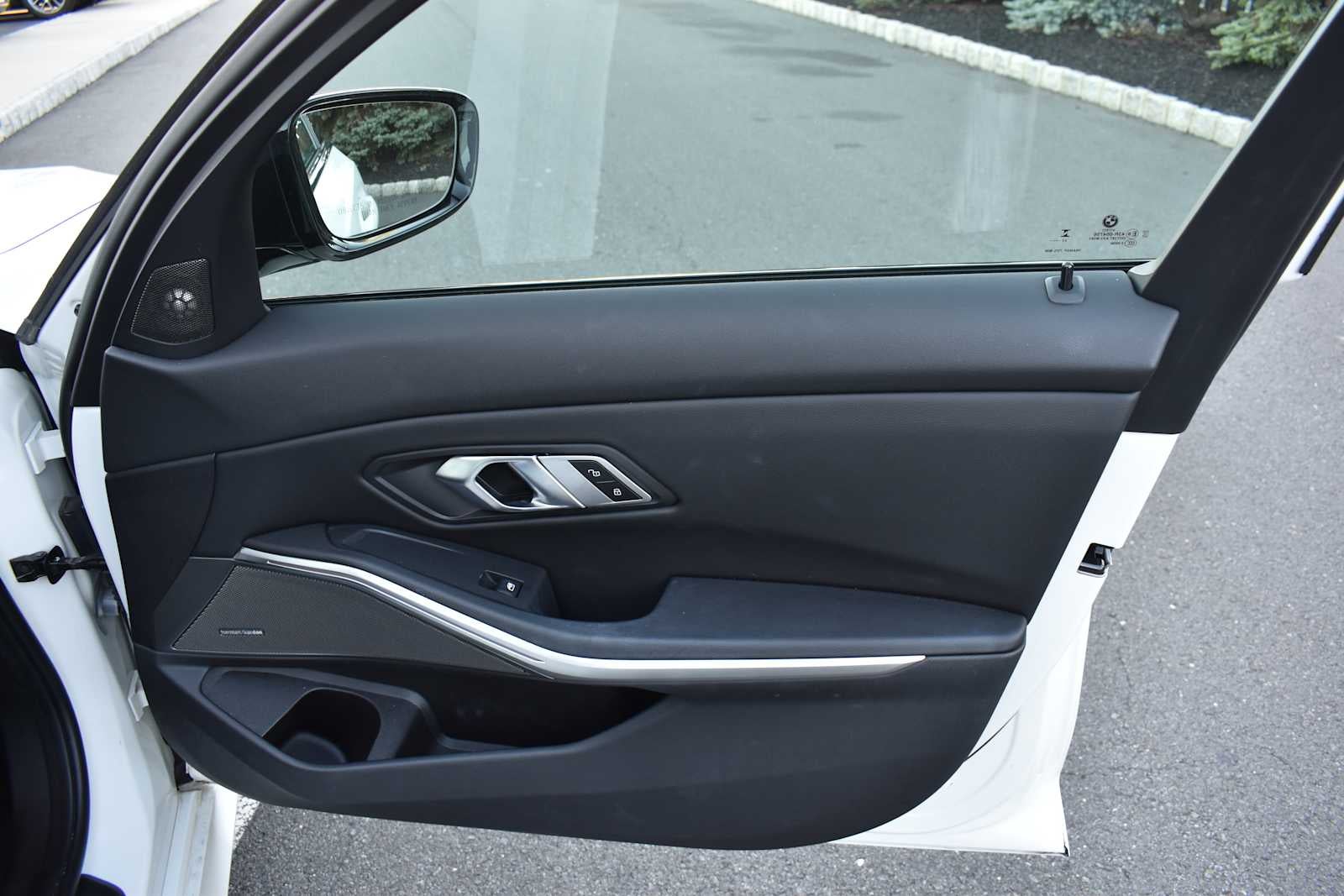 2023 BMW 3 Series 330i xDrive Sedan