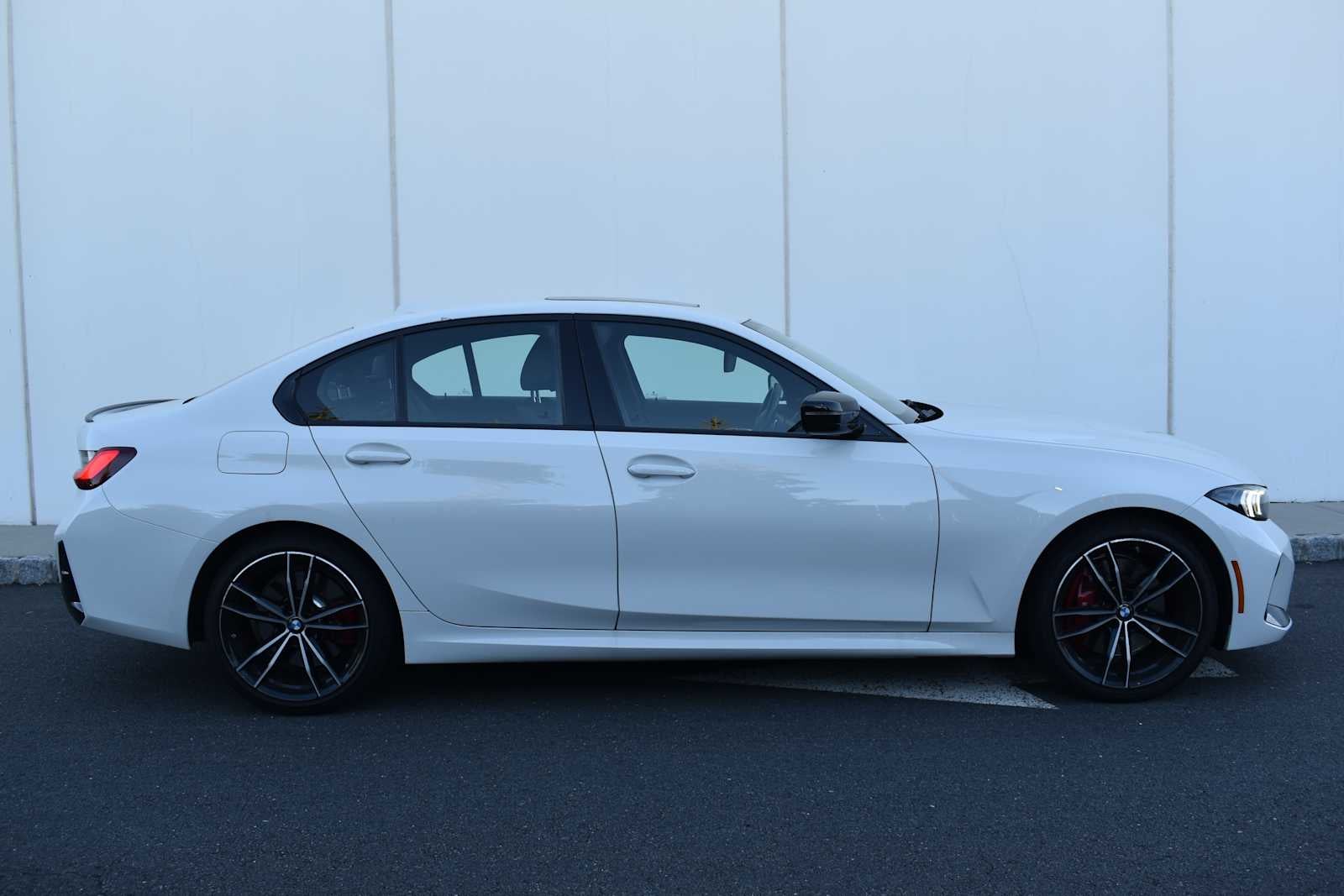 2023 BMW 3 Series 330i xDrive Sedan