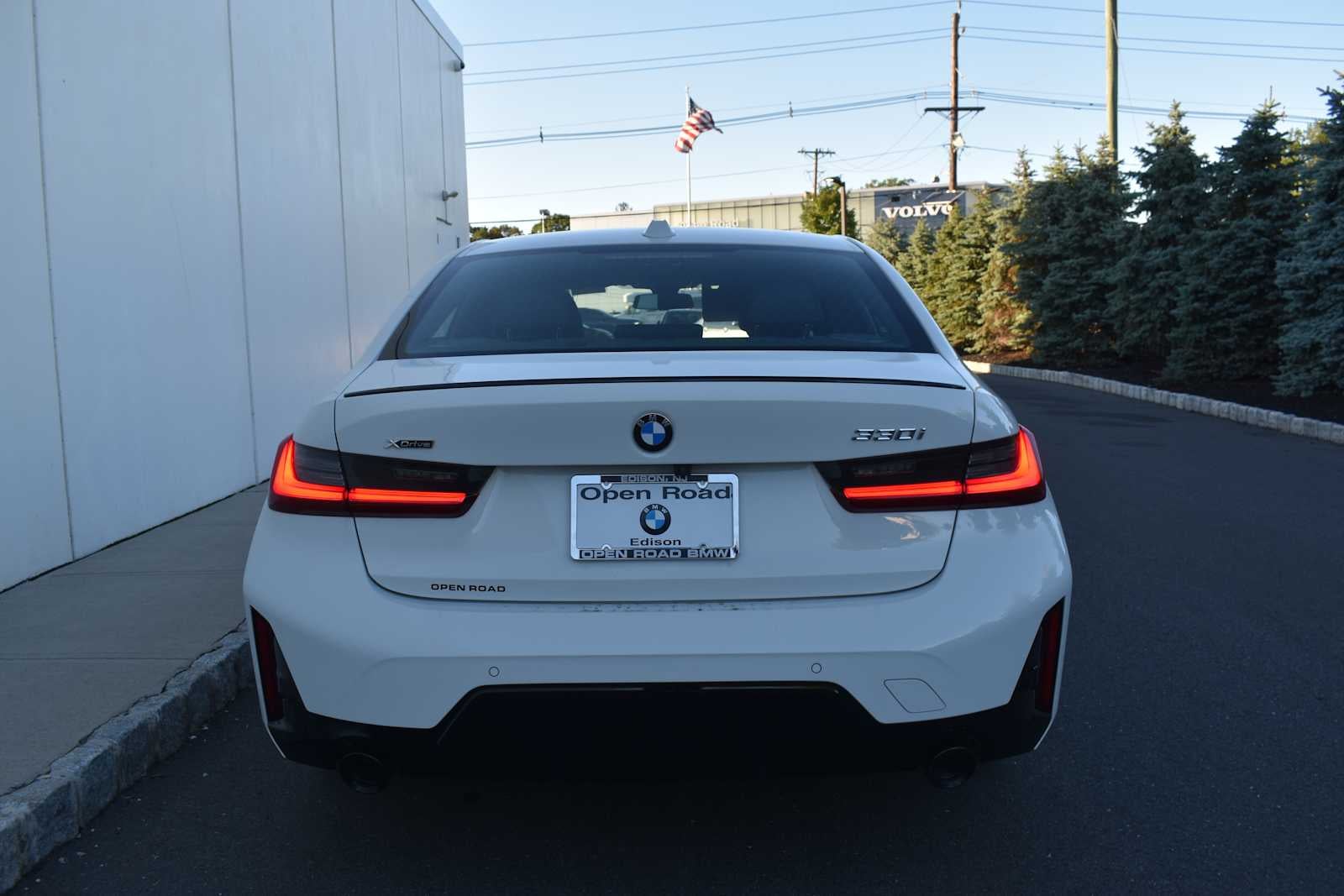2023 BMW 3 Series 330i xDrive Sedan