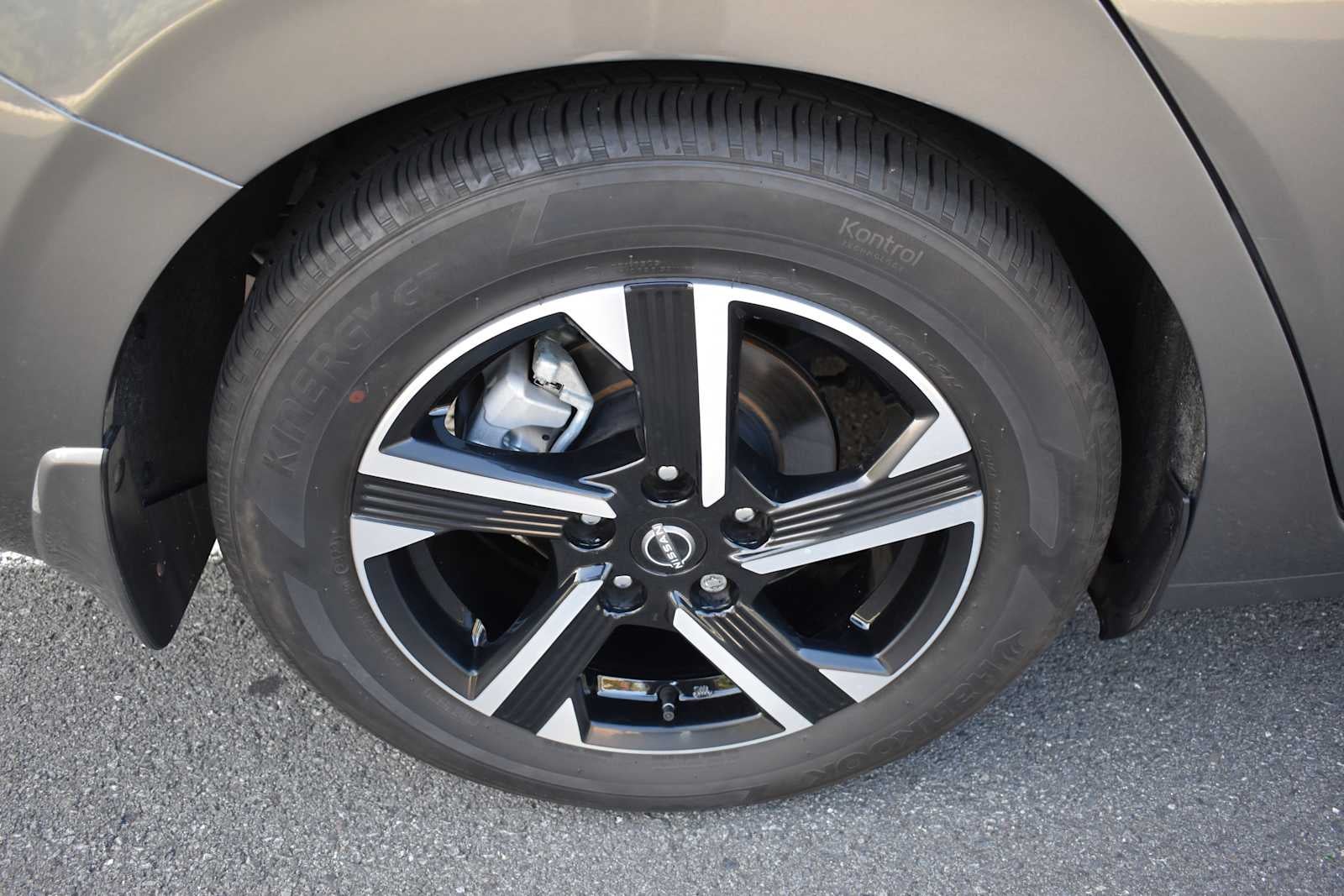 2024 Nissan Sentra SV CVT