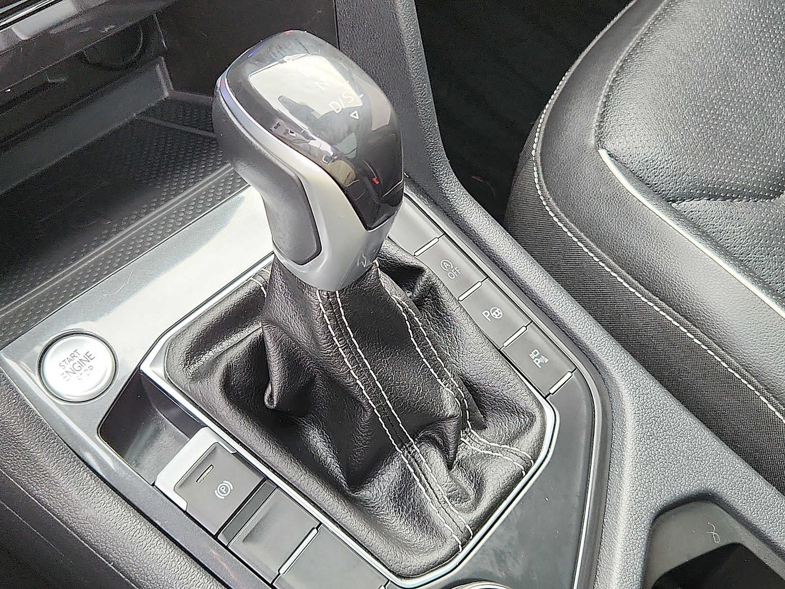 2023 Volkswagen Tiguan 2.0T SEL R-Line 4MOTION