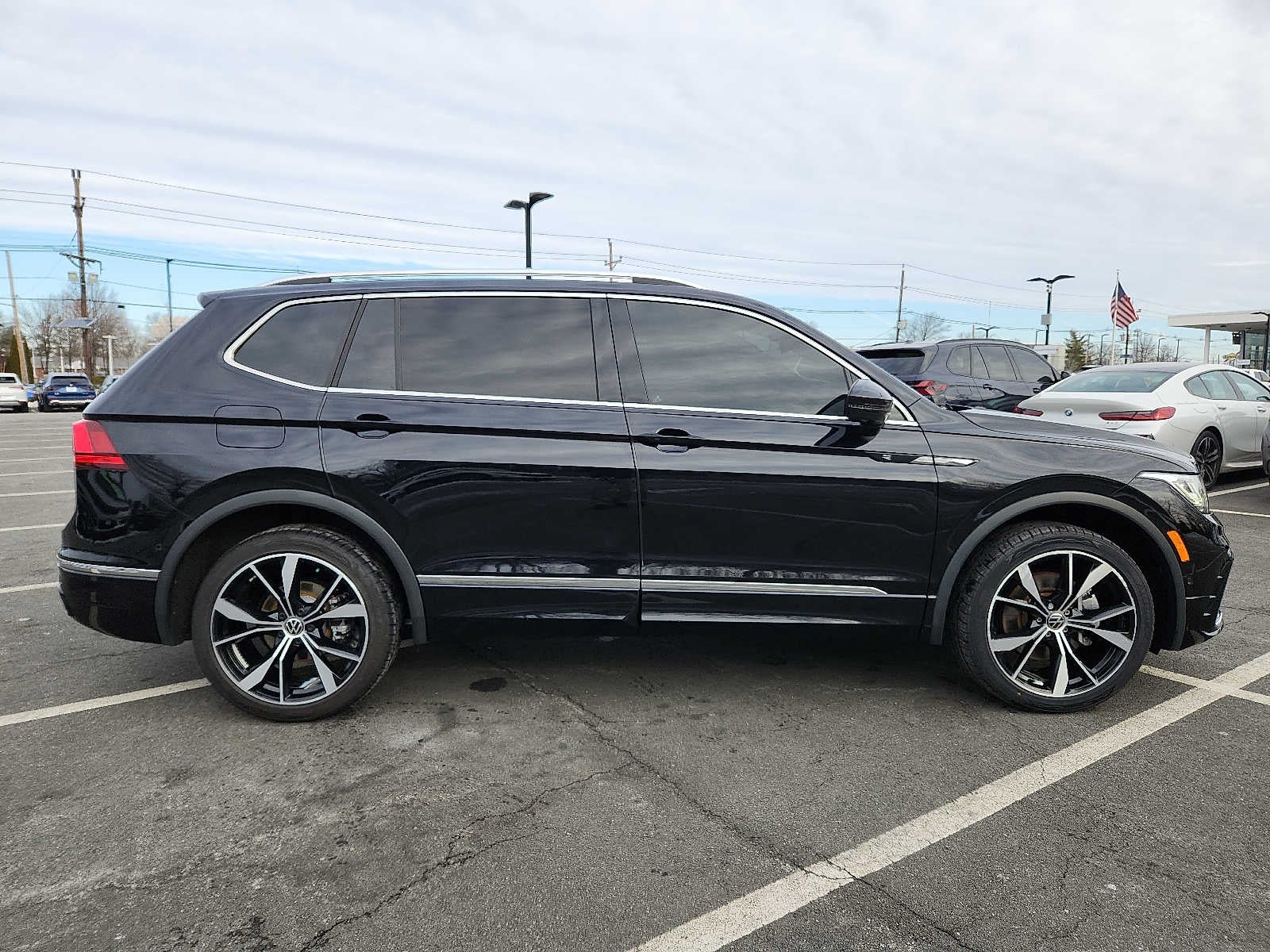 2023 Volkswagen Tiguan 2.0T SEL R-Line 4MOTION