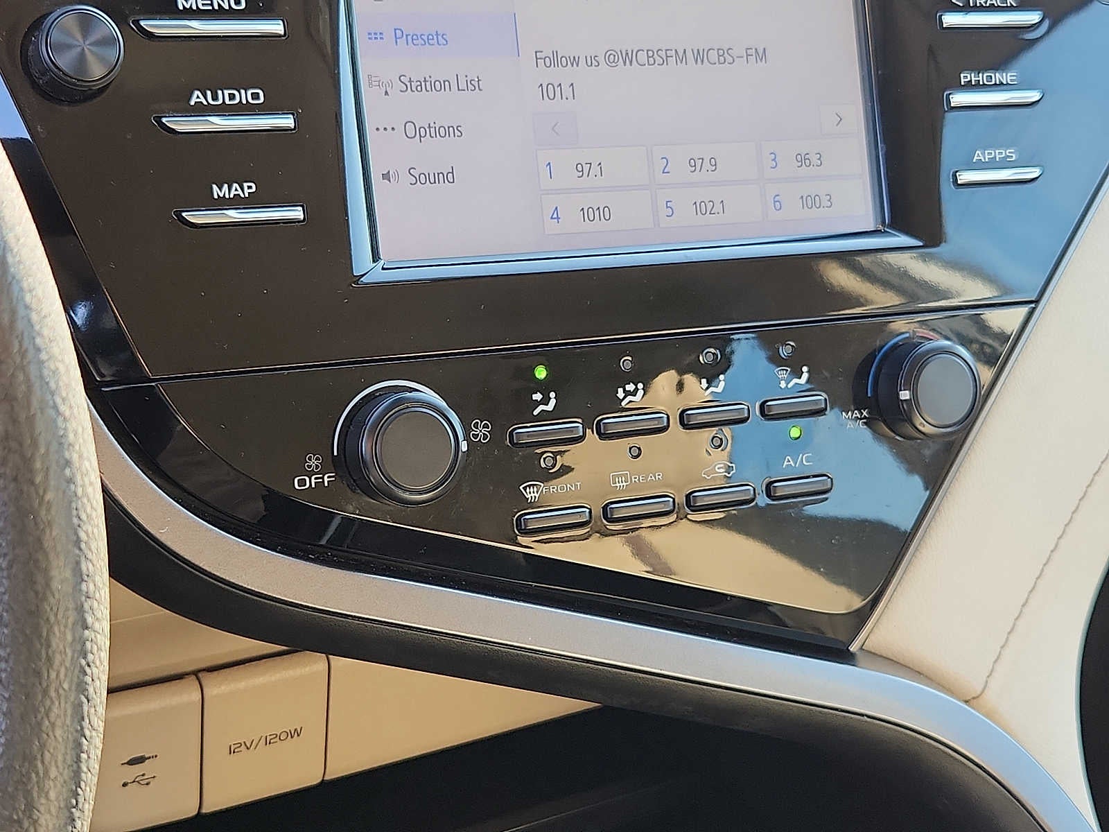 2019 Toyota Camry LE Auto