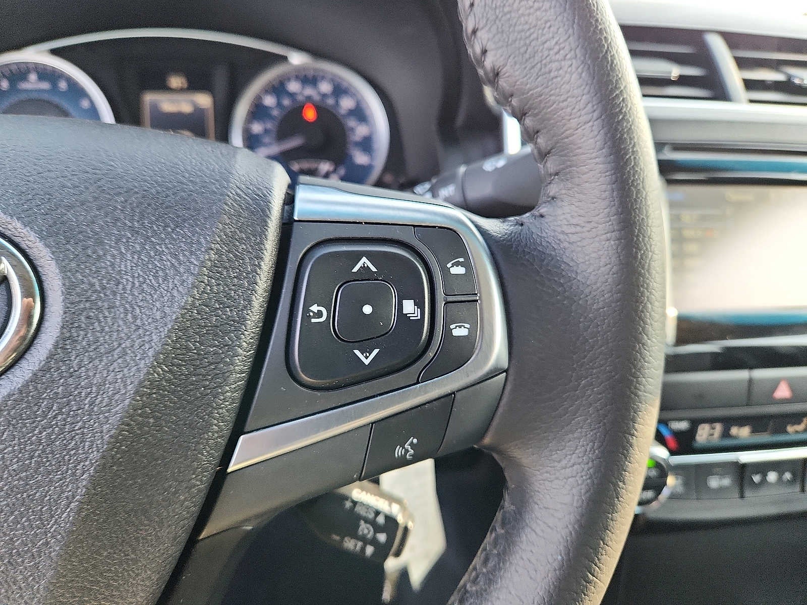 2015 Toyota Camry 4dr Sdn I4 Auto XLE